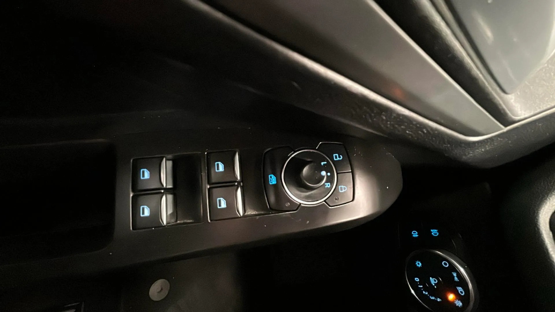 Ford Focus 1.5 EcoBlue Active - foto 17