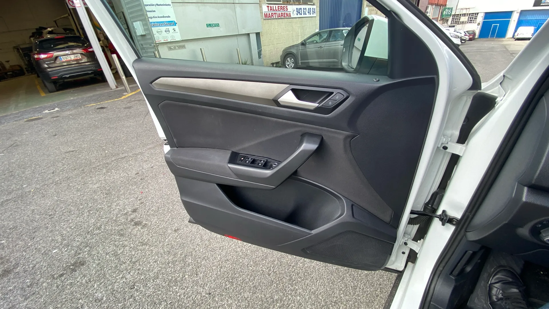 Volkswagen T-Roc Advance 1.0 TSI - foto 26