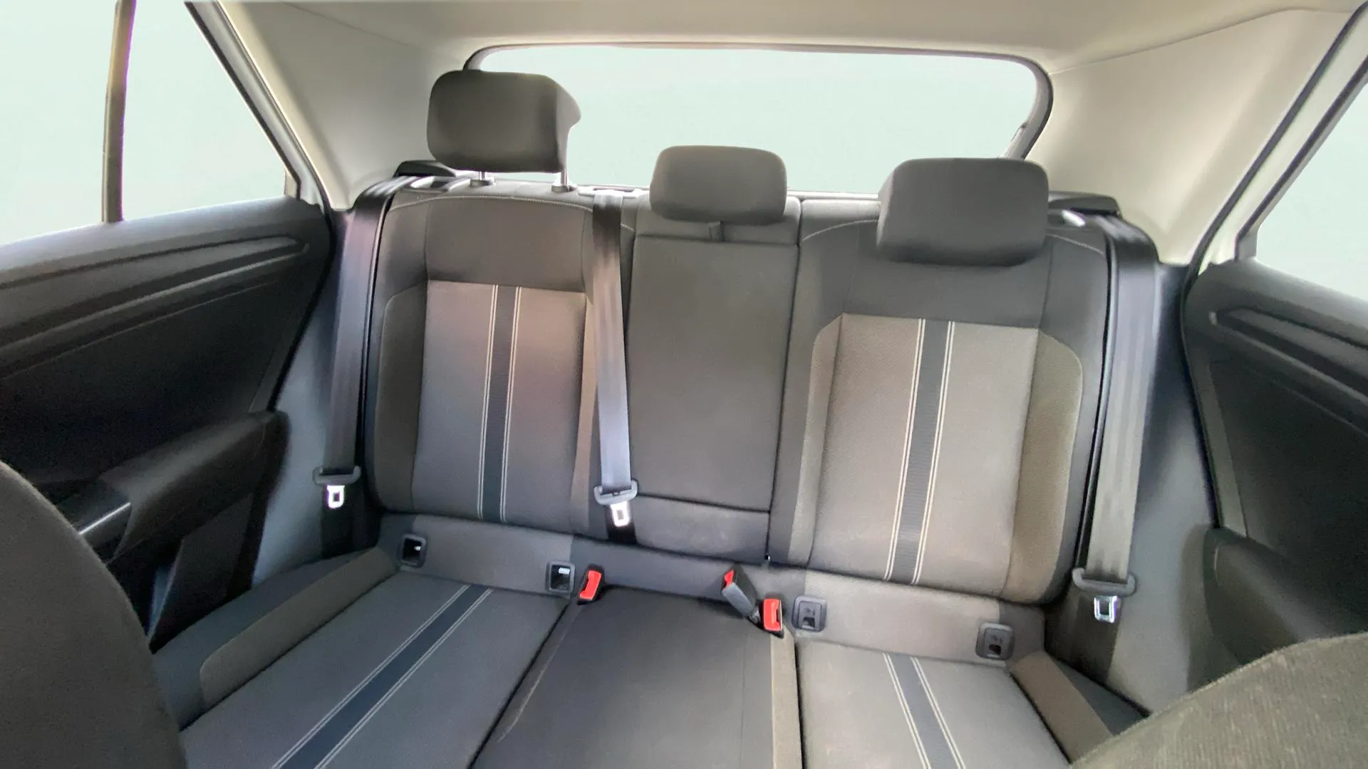 Volkswagen T-Roc Advance 1.0 TSI - foto 19