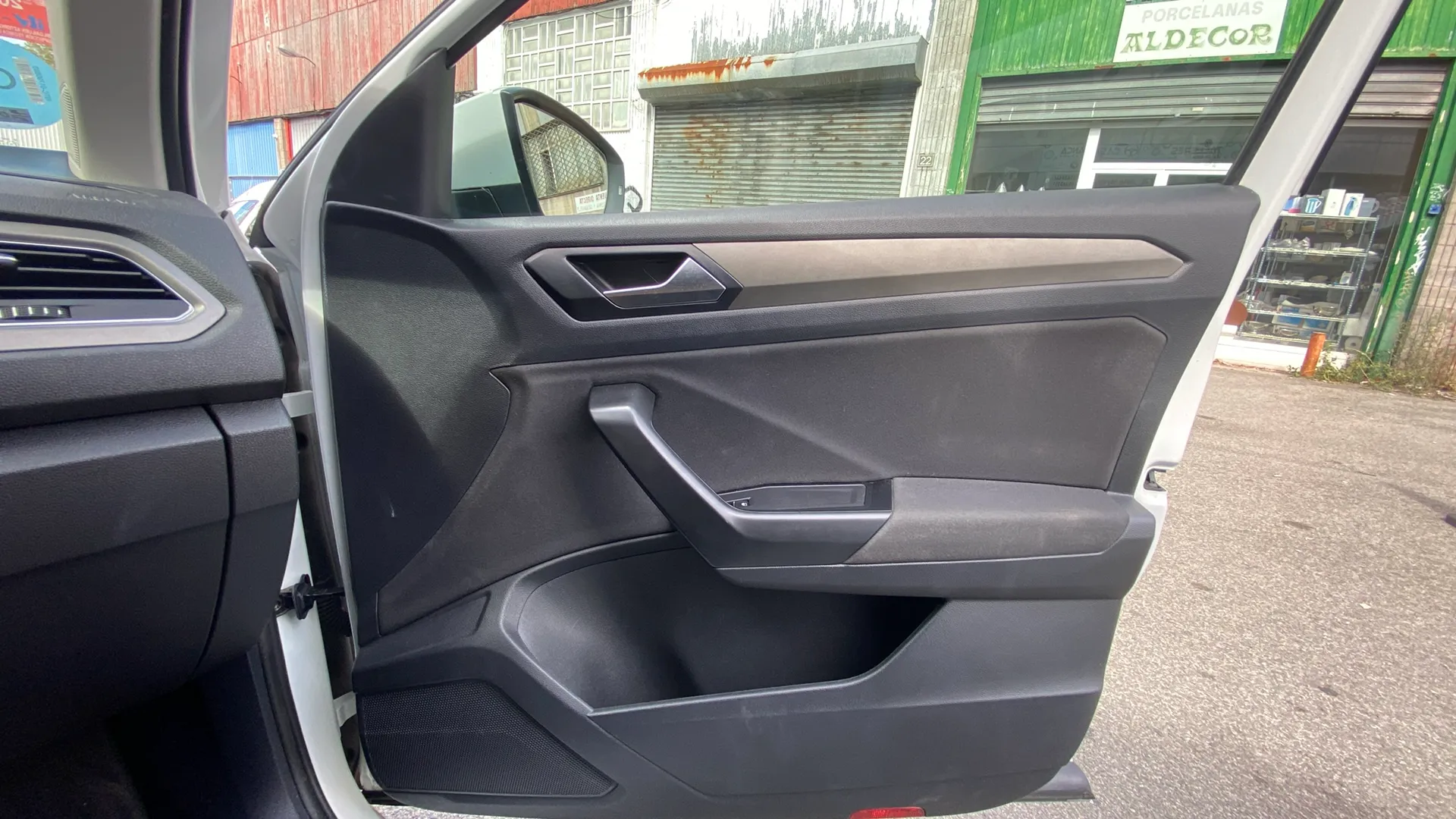 Volkswagen T-Roc Advance 1.0 TSI - foto 27