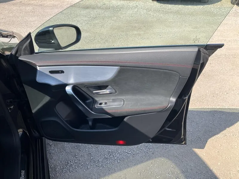 Mercedes-Benz Clase C 200 - foto 16