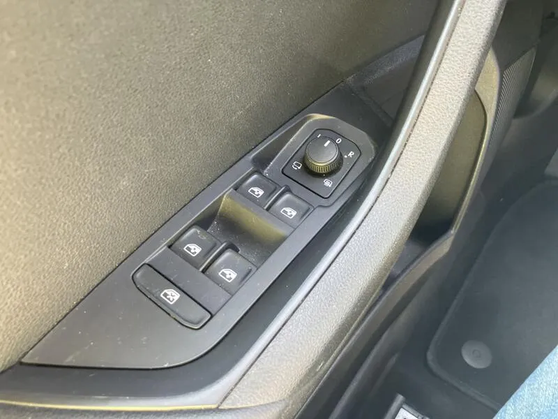 Škoda Karoq 1.5 TSI DSG ACT Ambition - foto 26