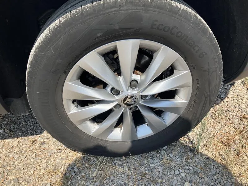 Škoda Karoq 1.5 TSI DSG ACT Ambition - foto 14
