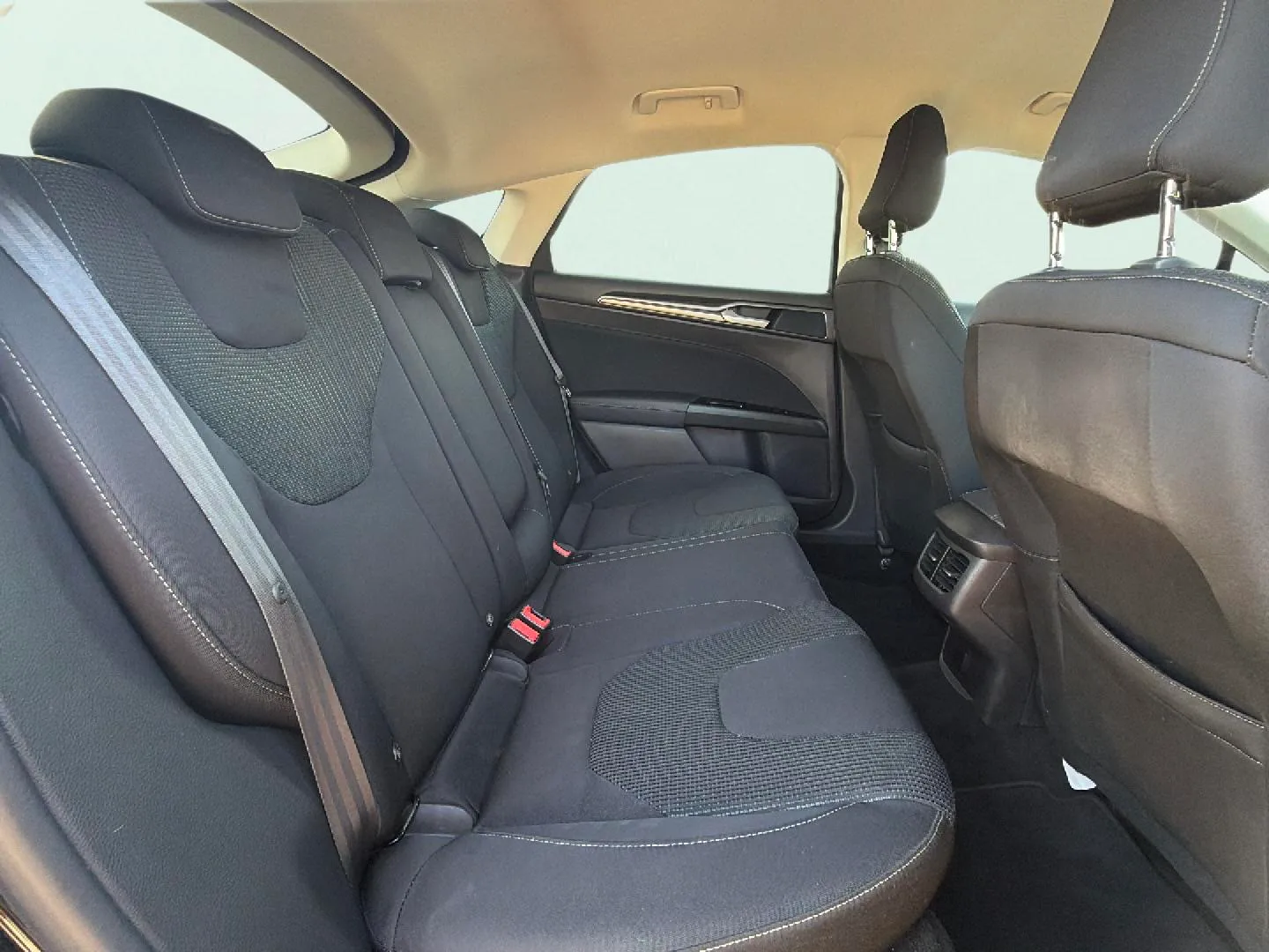 Ford Mondeo 1.5 EcoBoost Titanium SportBreak - foto 16