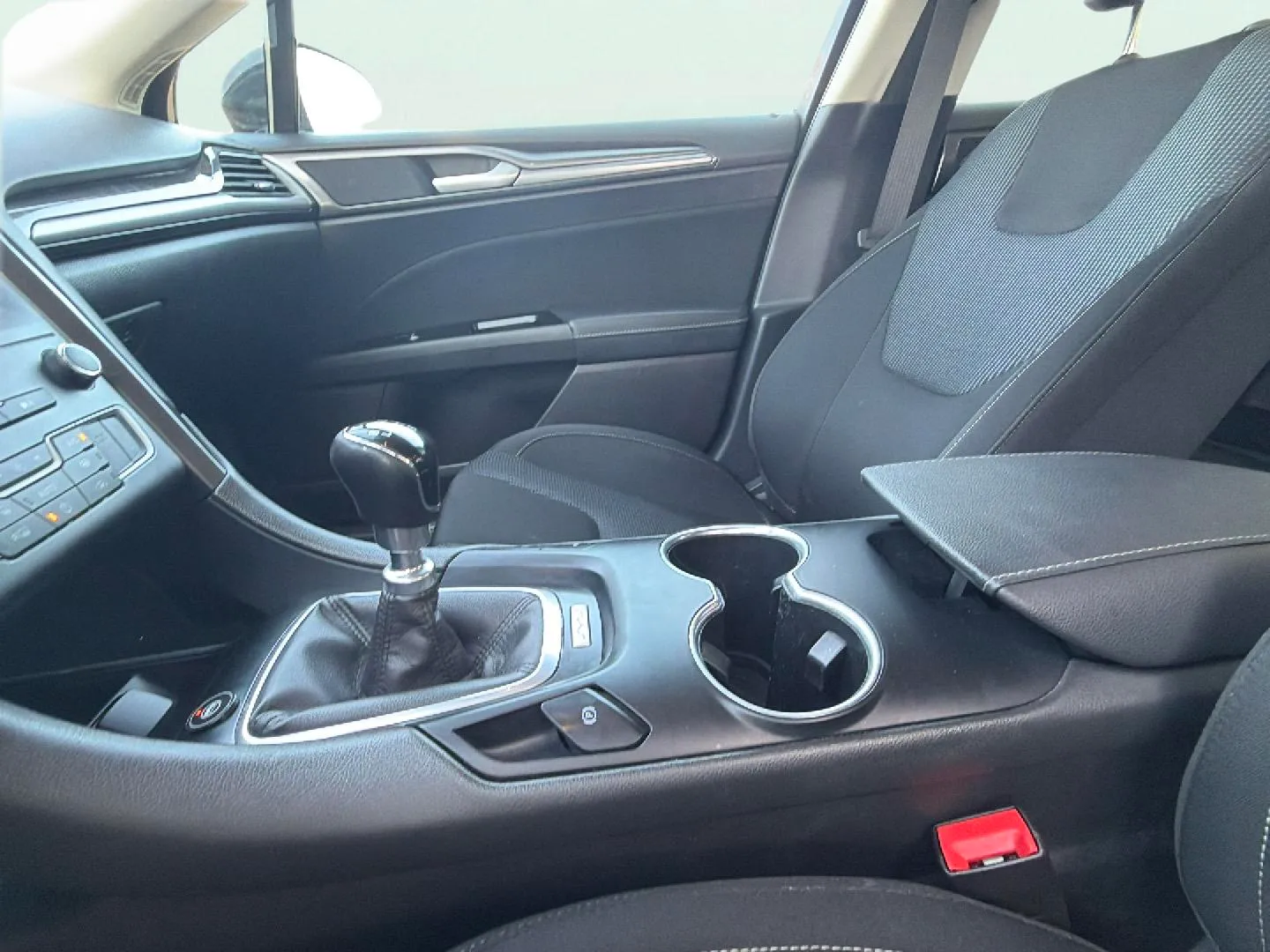 Ford Mondeo 1.5 EcoBoost Titanium SportBreak - foto 30