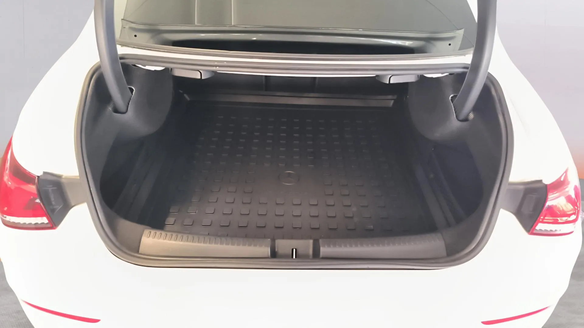 Mercedes-Benz CLA 200 - foto 9