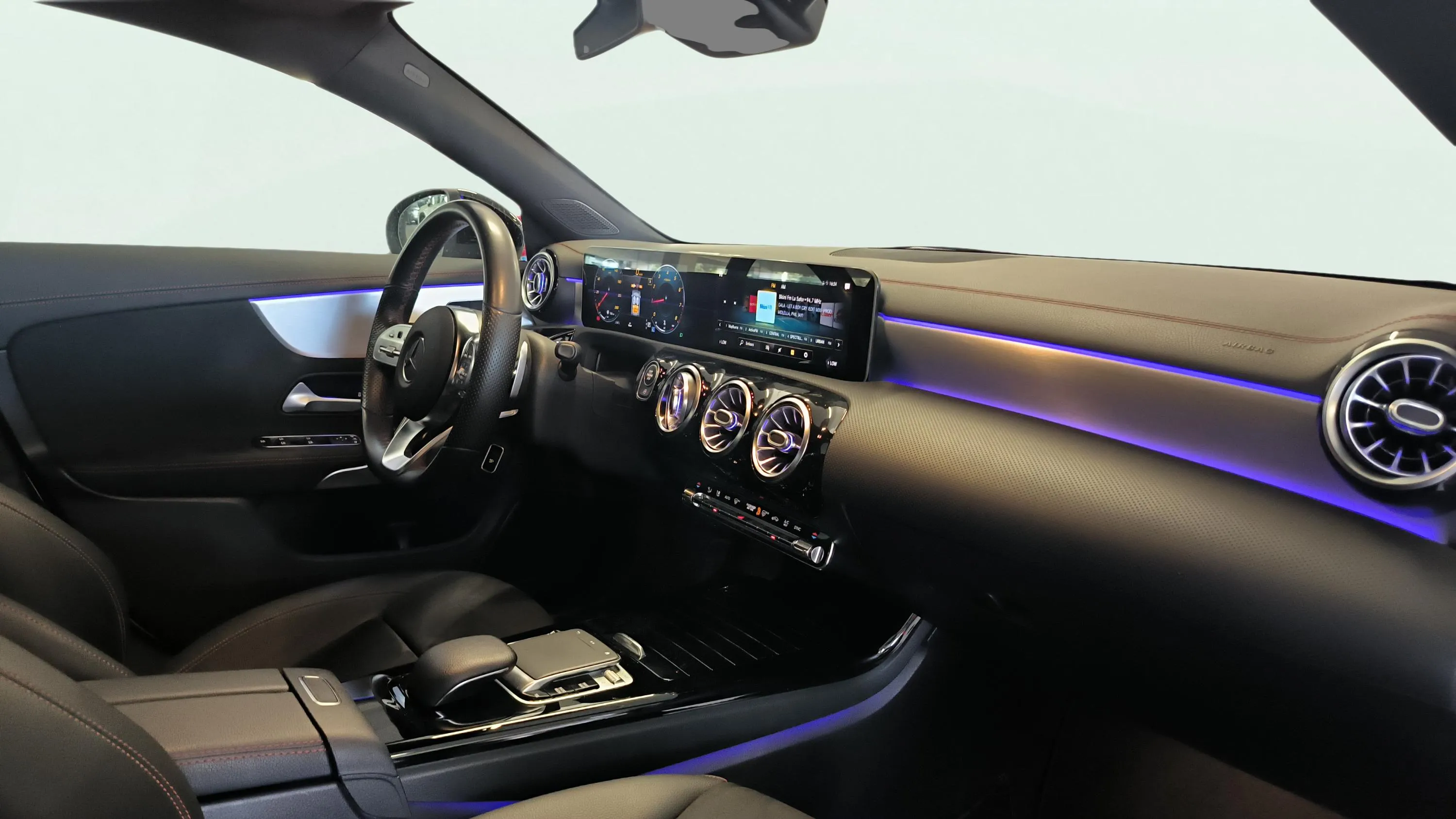 Mercedes-Benz CLA 200 - foto 25