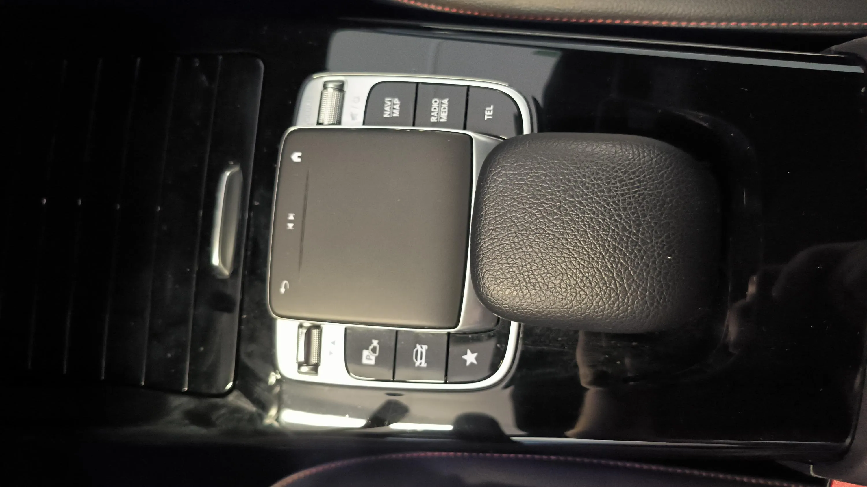 Mercedes-Benz CLA 200 - foto 19
