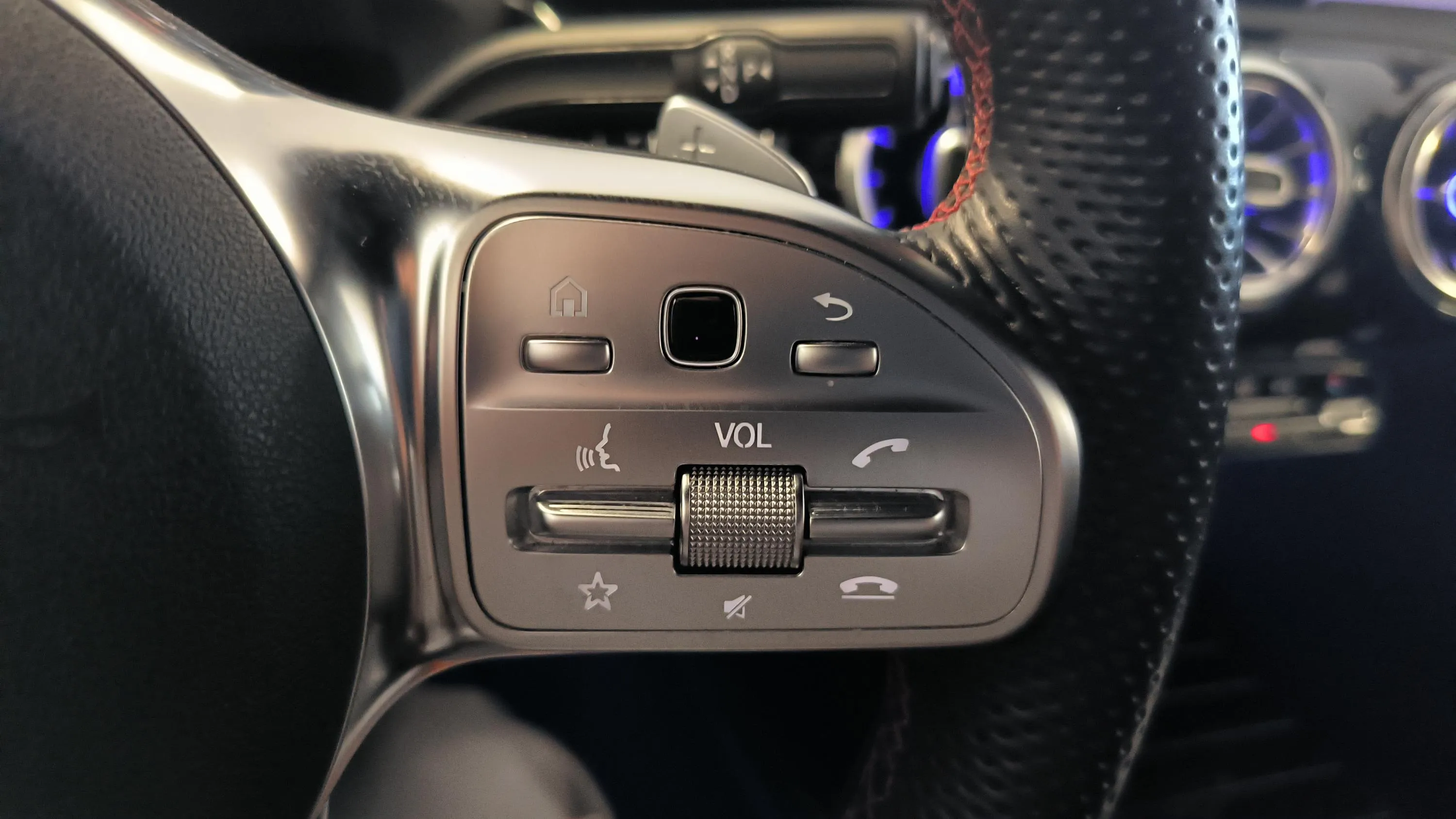 Mercedes-Benz CLA 200 - foto 12