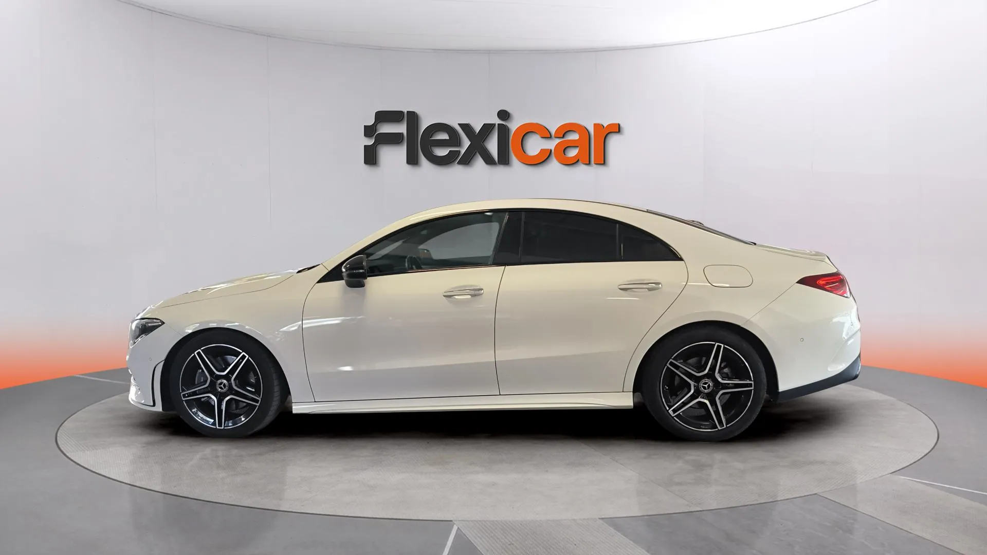 Mercedes-Benz CLA 200 - foto 4