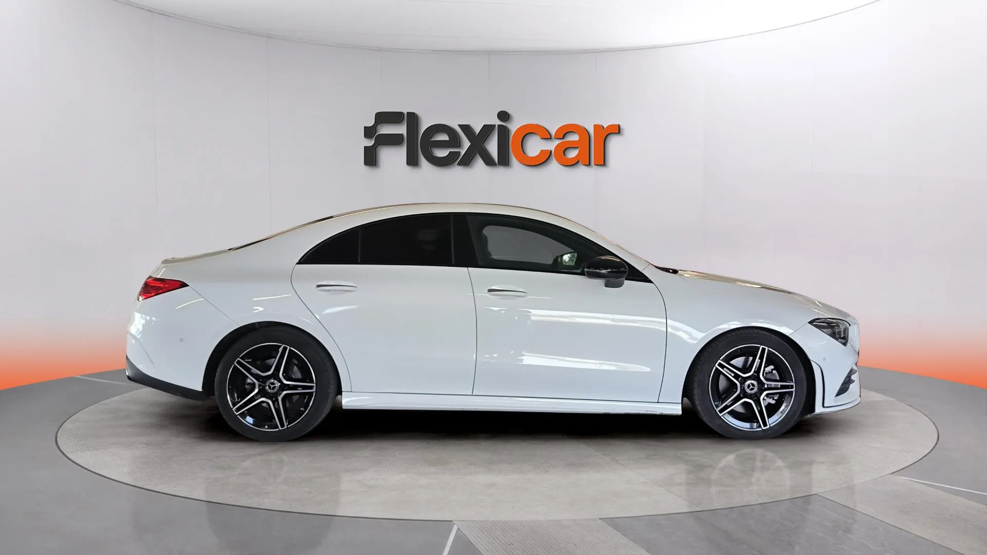 Mercedes-Benz CLA 200 - foto 8