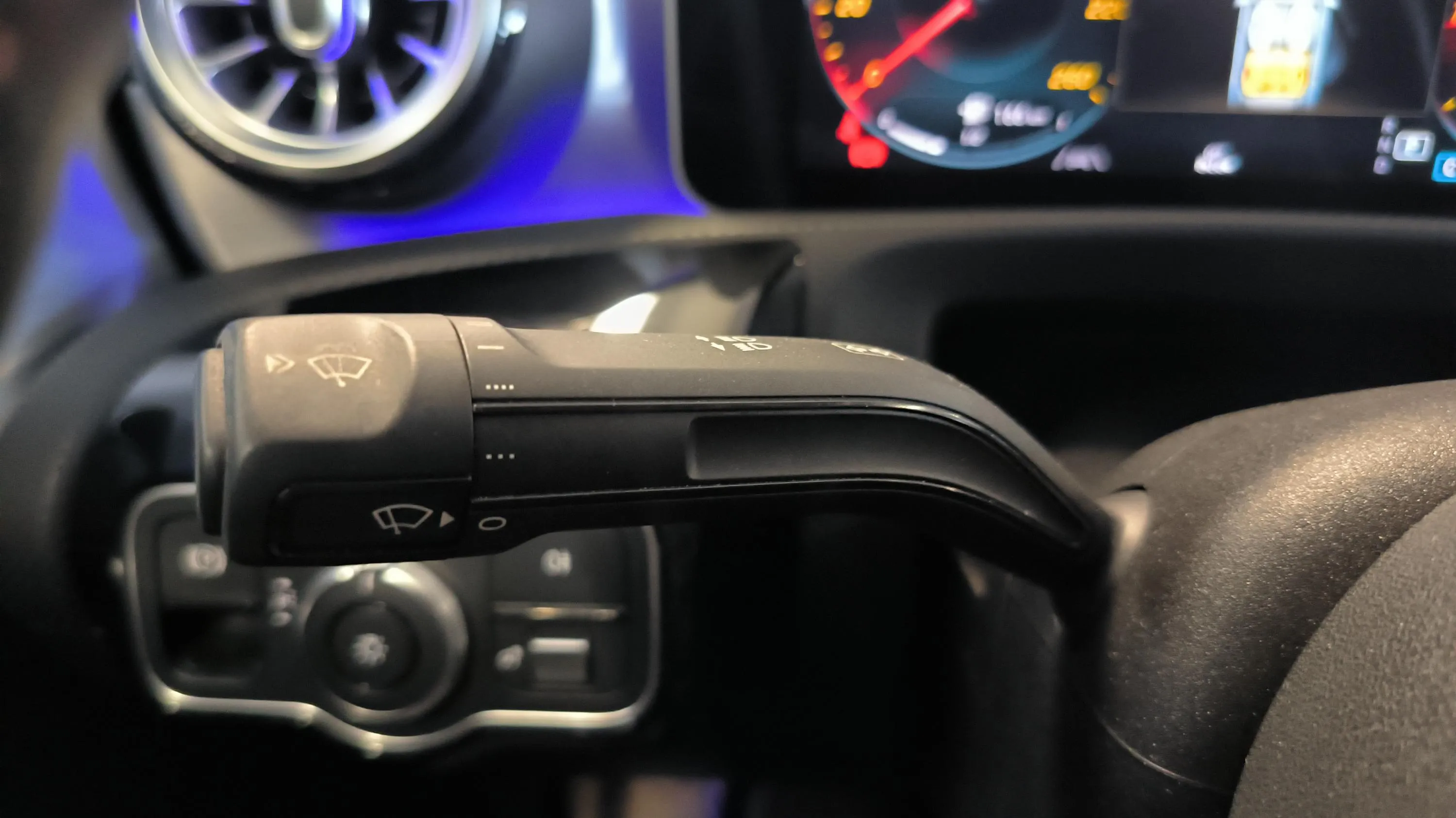 Mercedes-Benz CLA 200 - foto 13