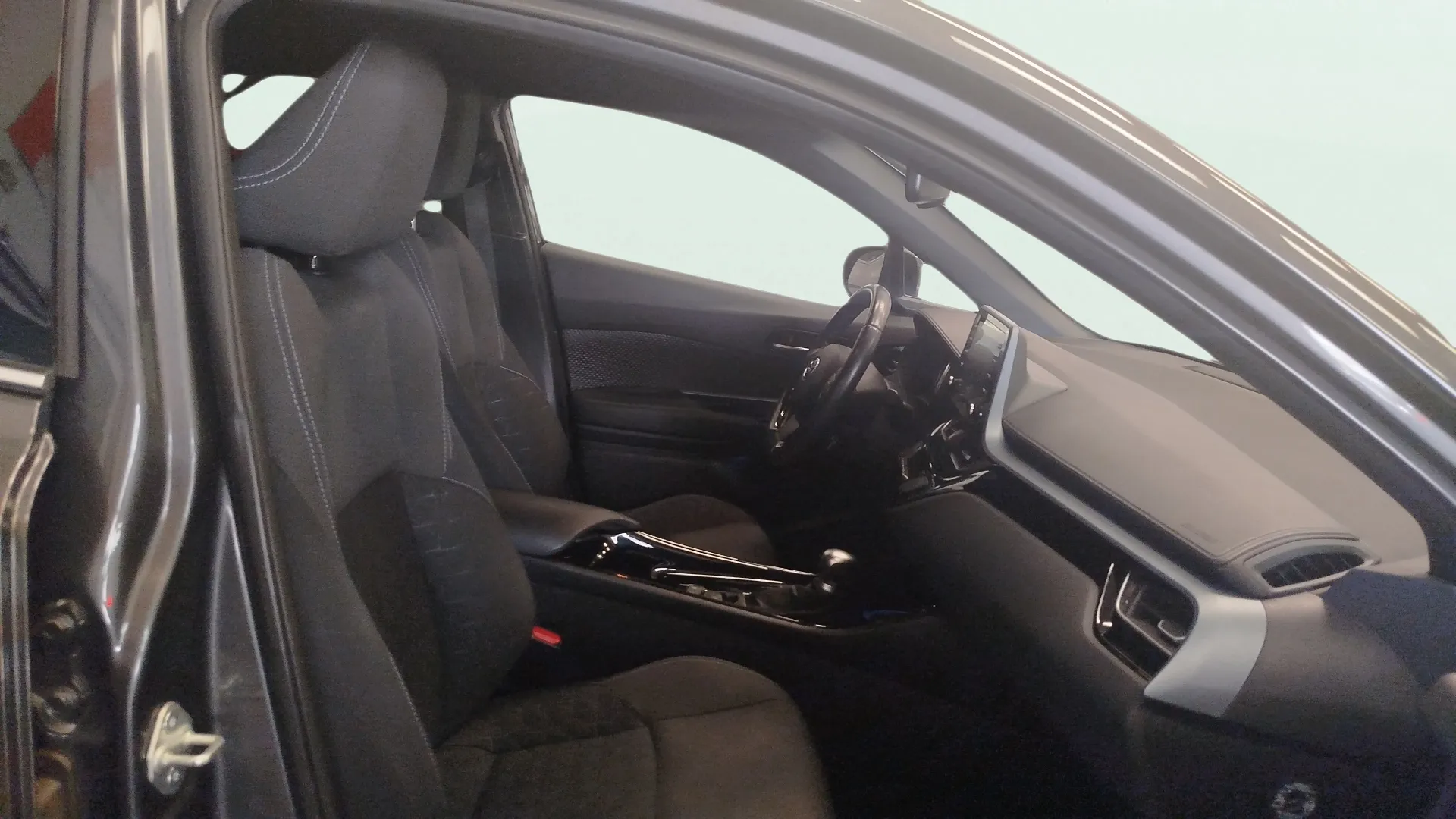Toyota C-HR 1.8 125H Advance - foto 21
