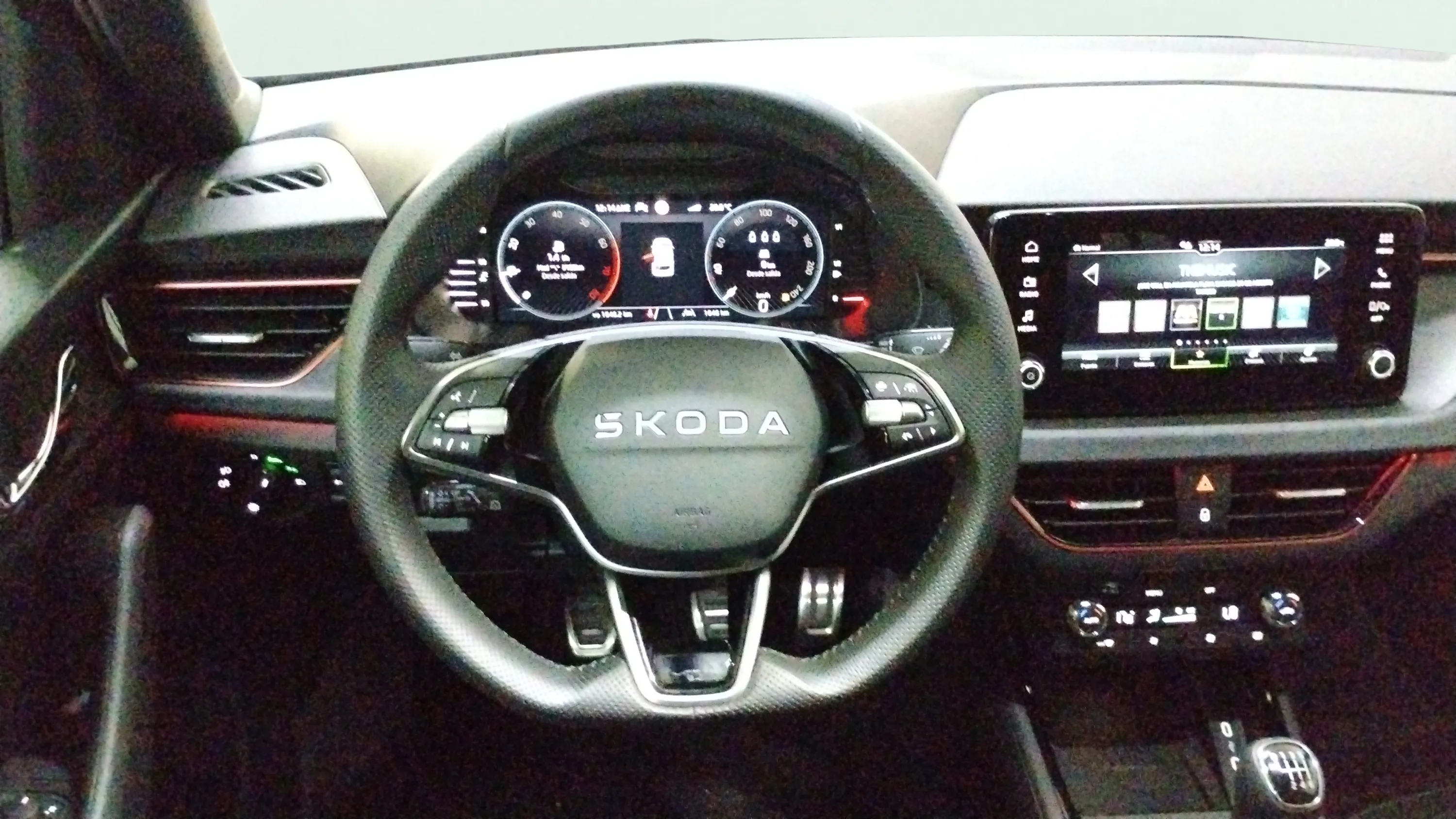 Škoda Kamiq 1.0 TSI Sport - foto 10
