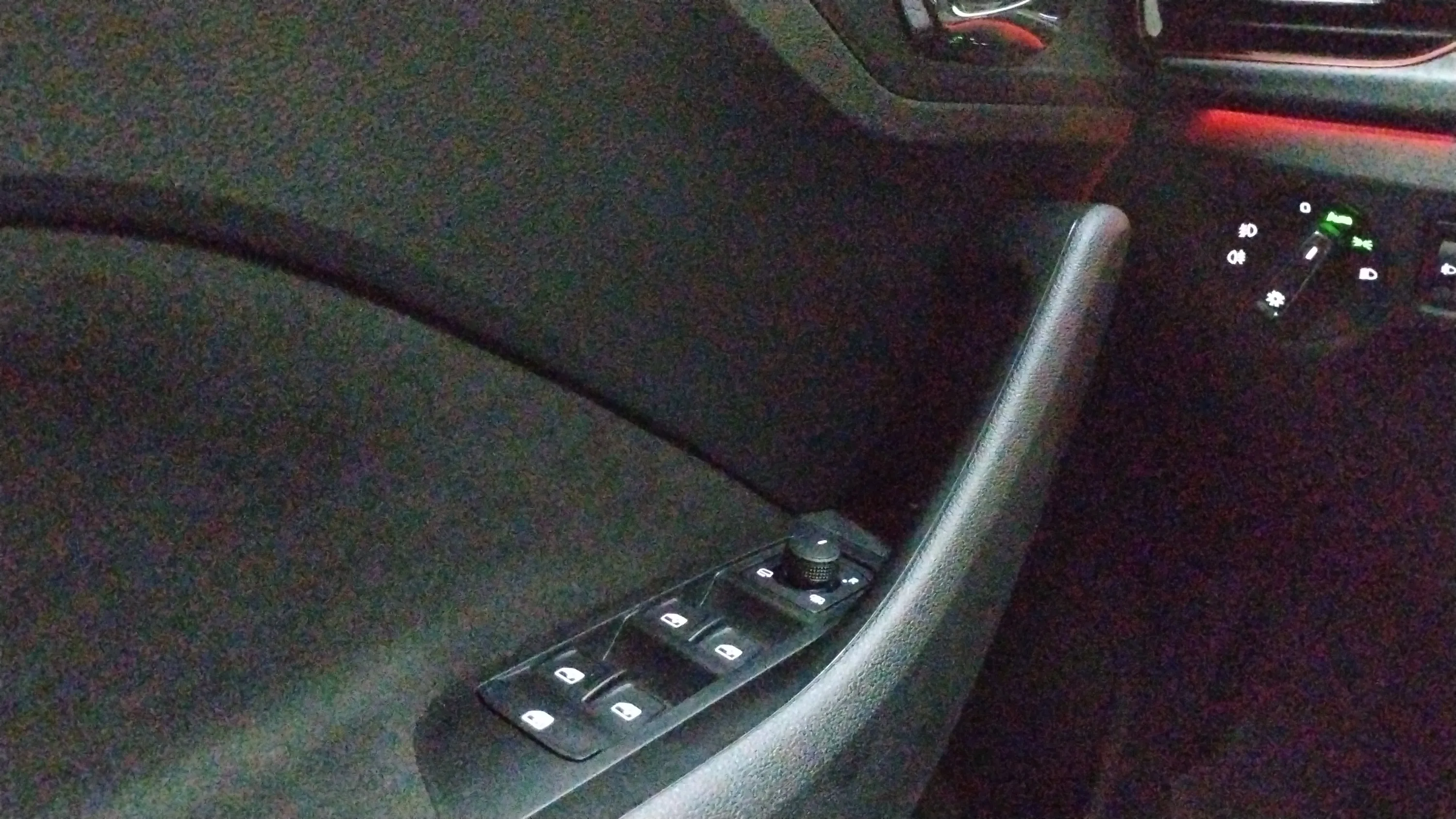 Škoda Kamiq 1.0 TSI Sport - foto 19