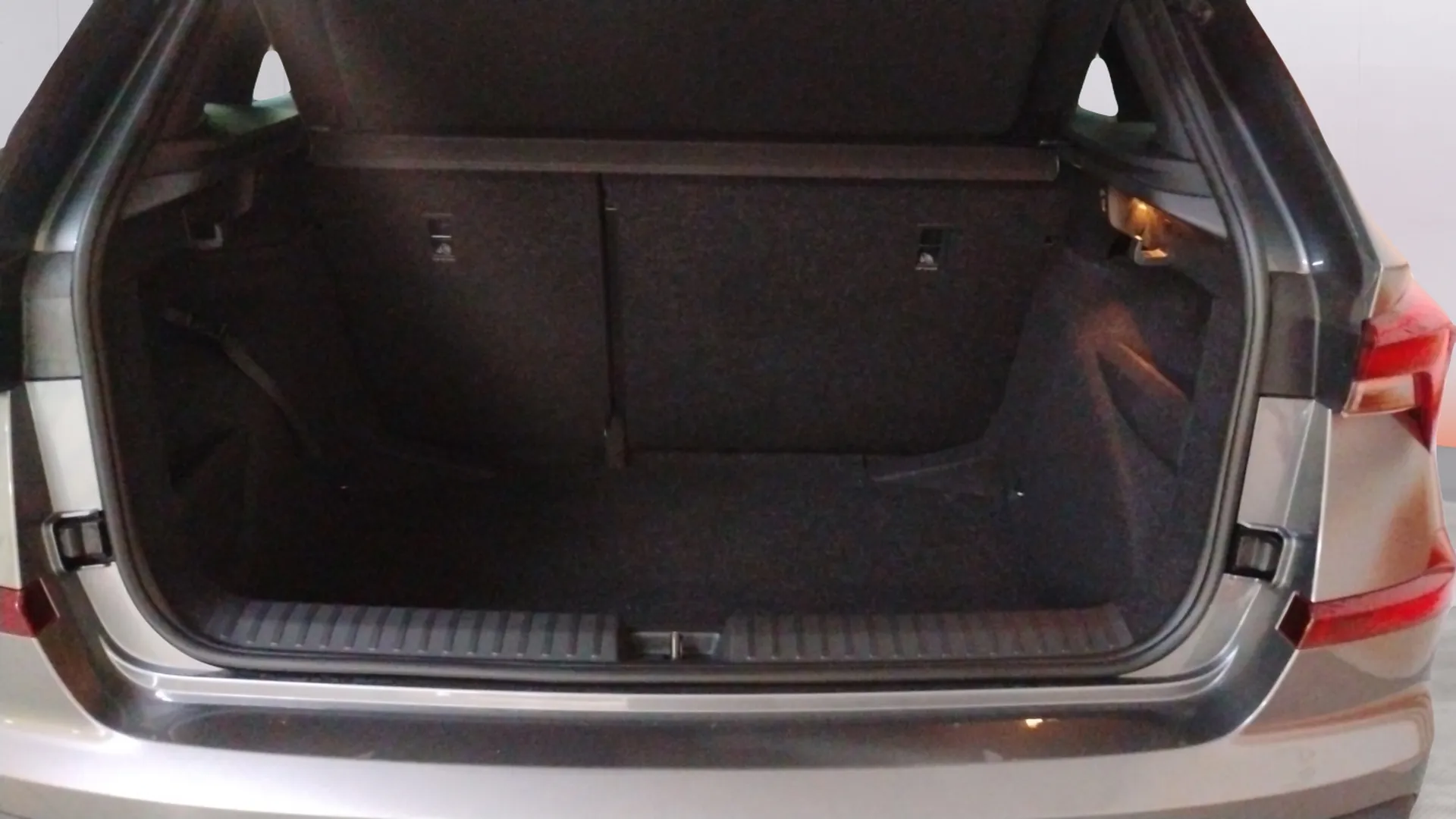 Škoda Kamiq 1.0 TSI Sport - foto 27