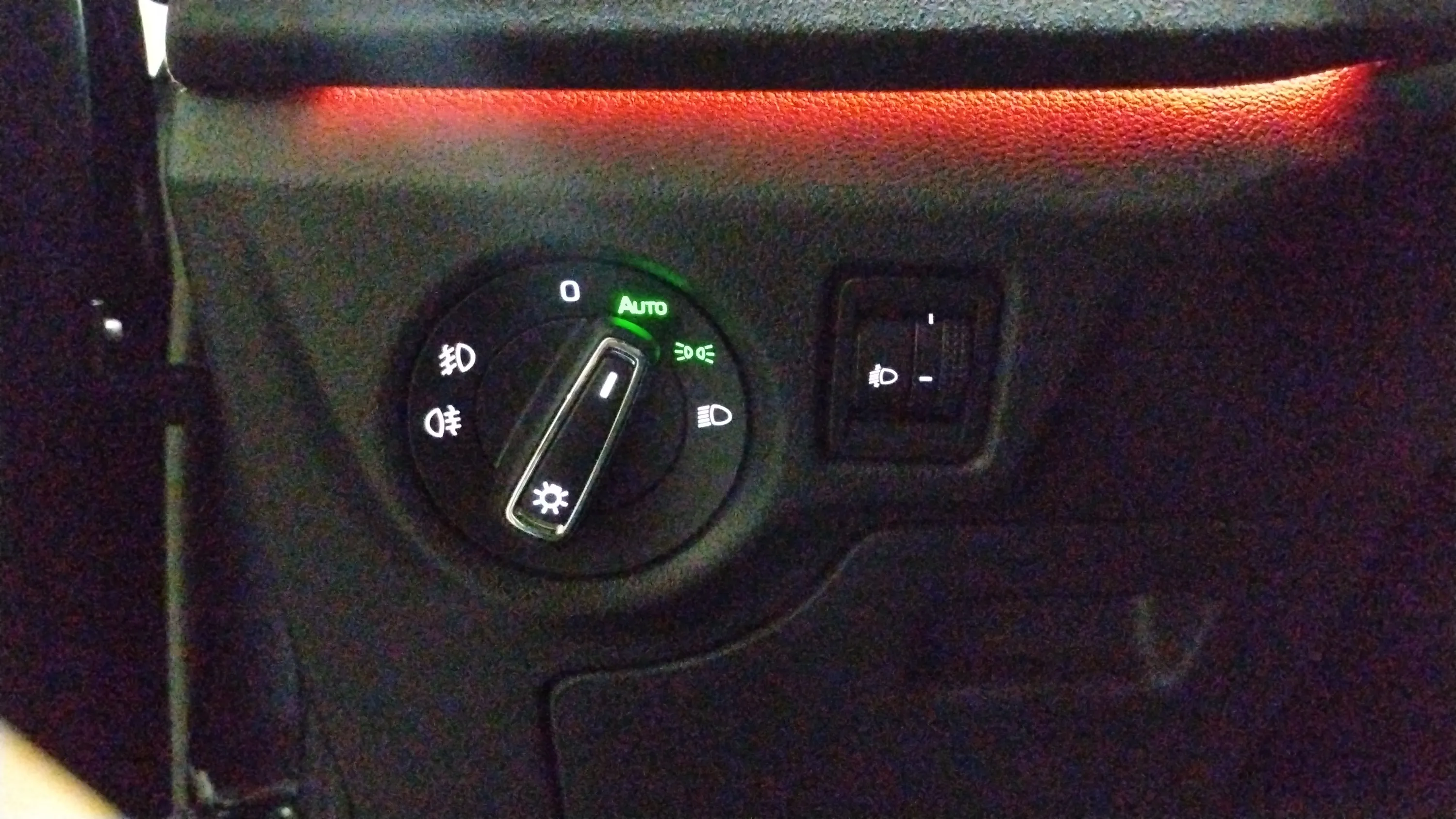 Škoda Kamiq 1.0 TSI Sport - foto 20