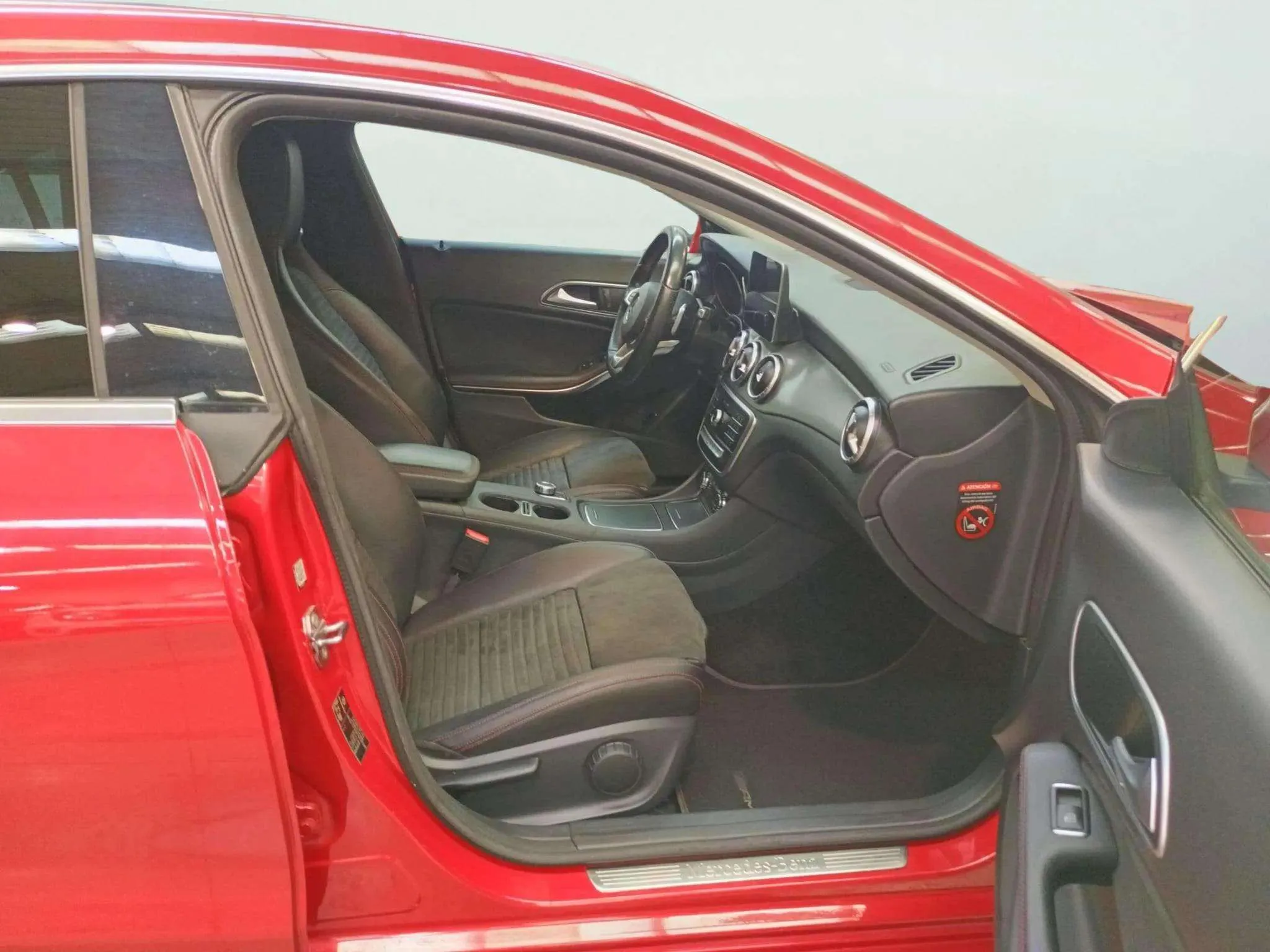 Mercedes-Benz CLA 200 d - foto 13