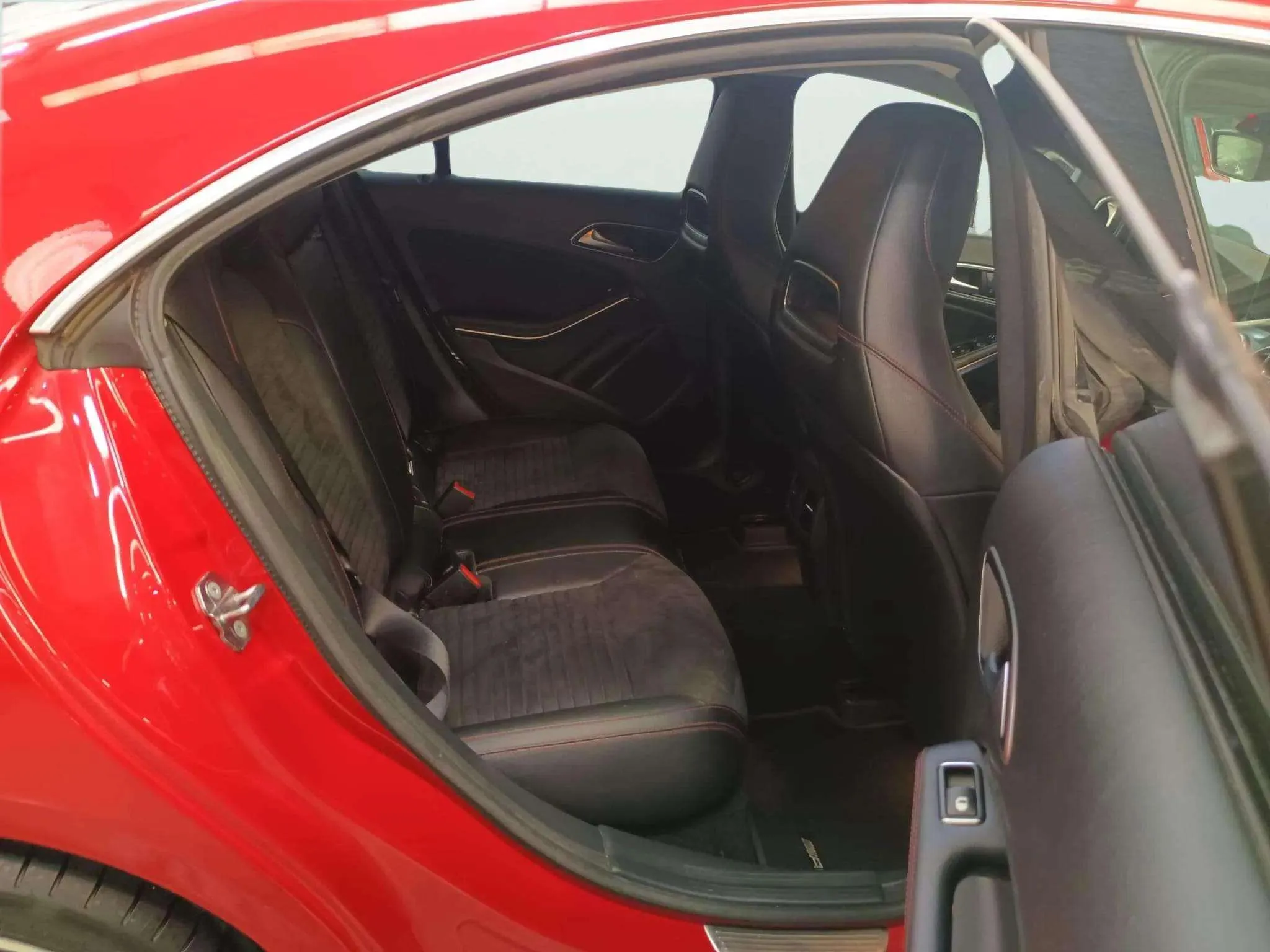 Mercedes-Benz CLA 200 d - foto 9