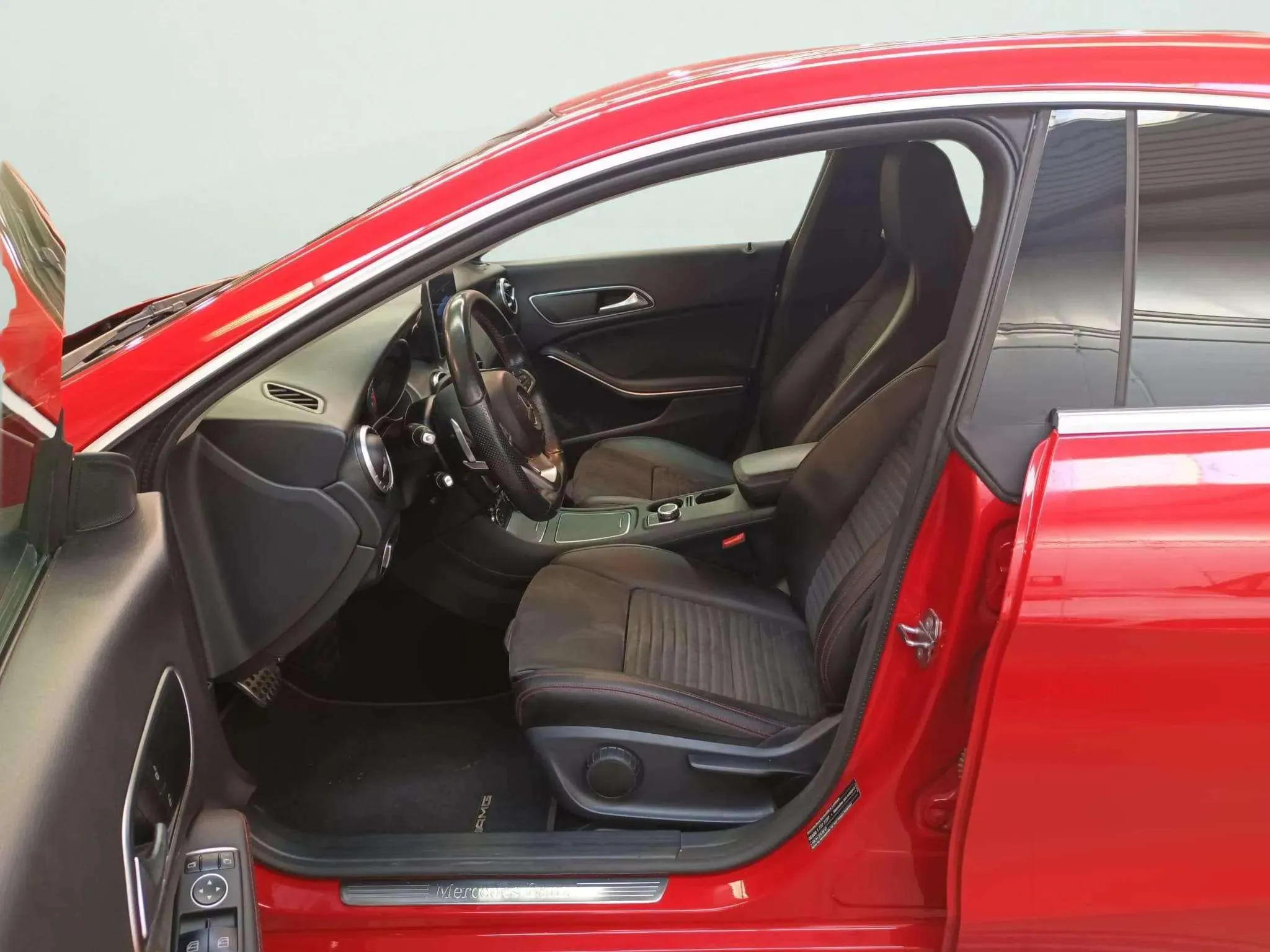 Mercedes-Benz CLA 200 d - foto 14