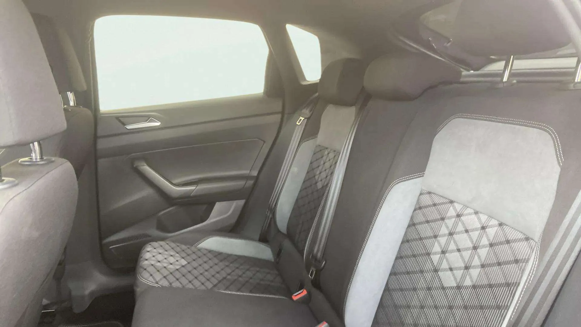 Volkswagen Taigo R-Line 1.0 TSI DSG - foto 23