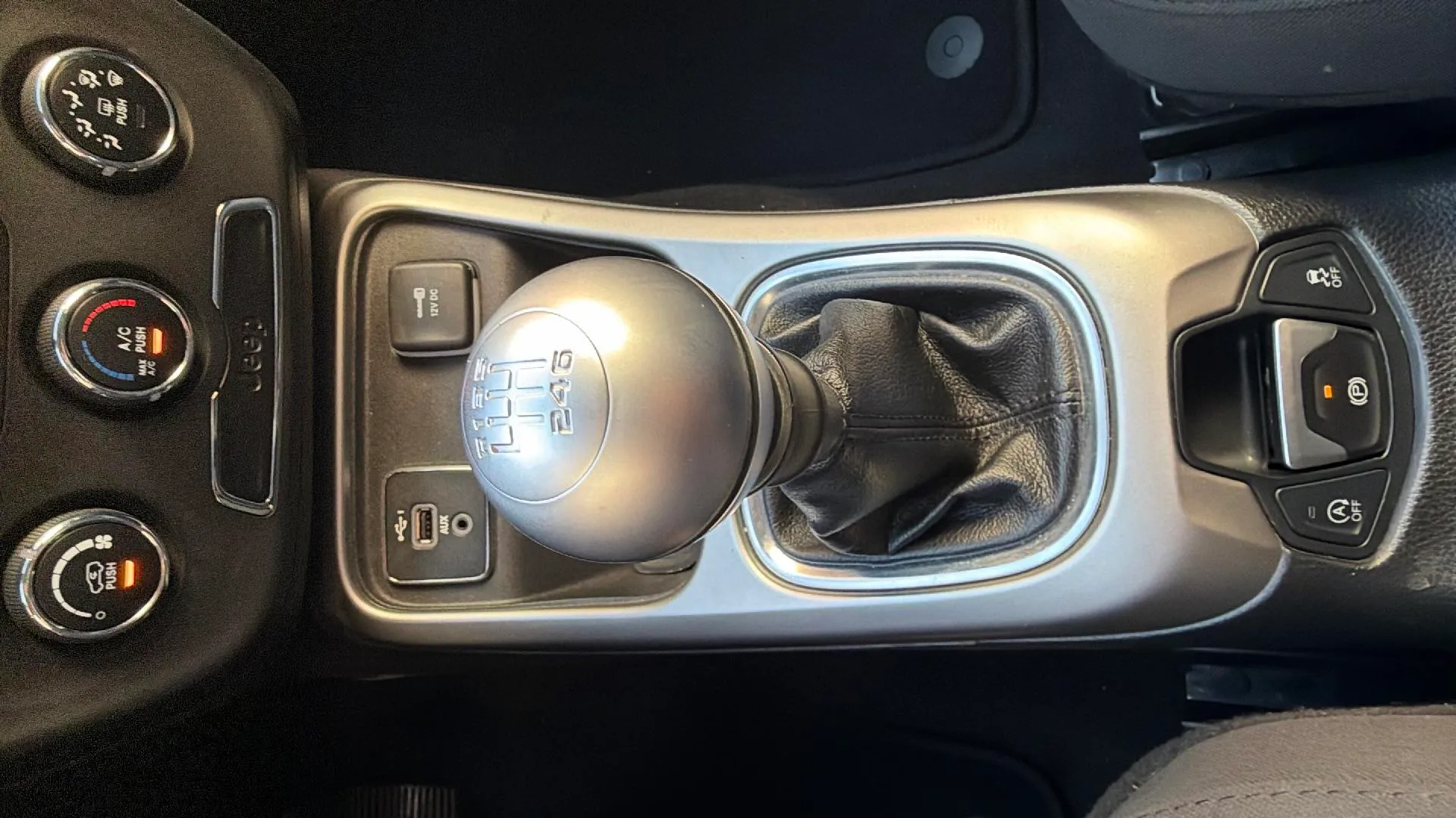 Jeep Compass 1.4 Mair Limited 4x2 - foto 19