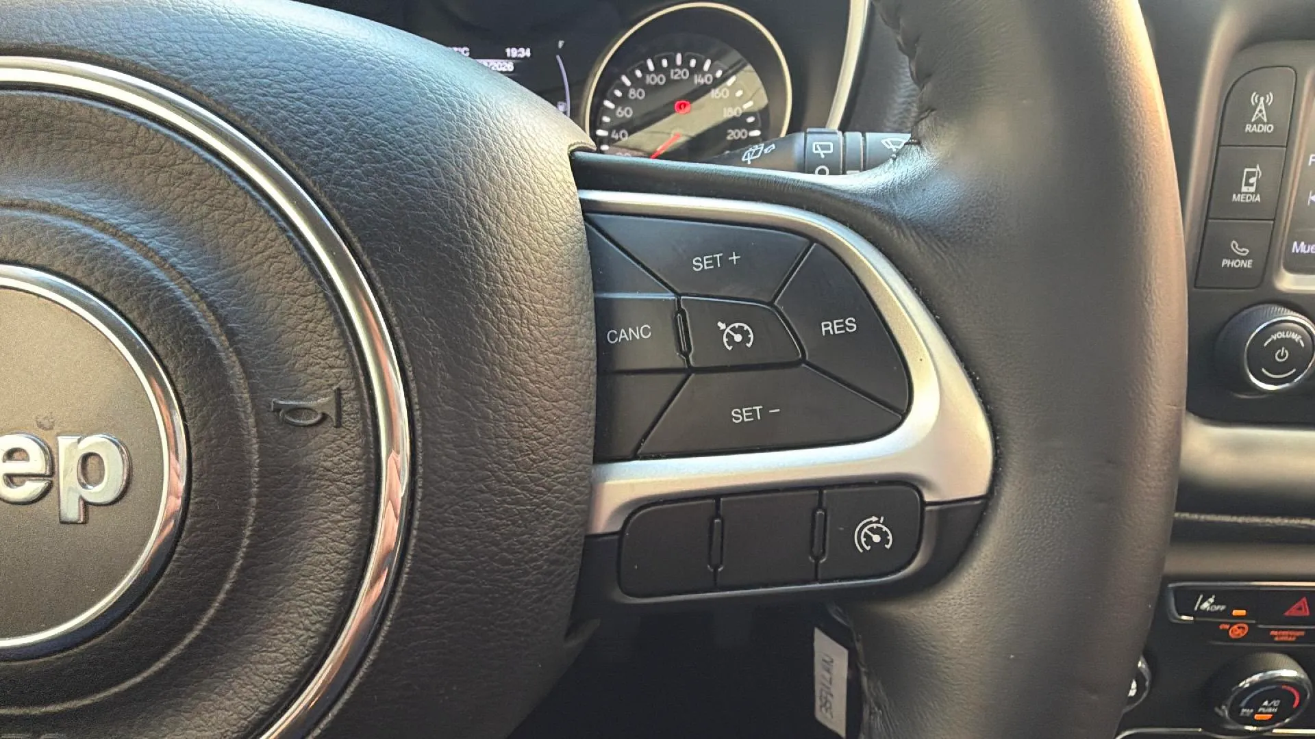 Jeep Compass 1.4 Mair Limited 4x2 - foto 23