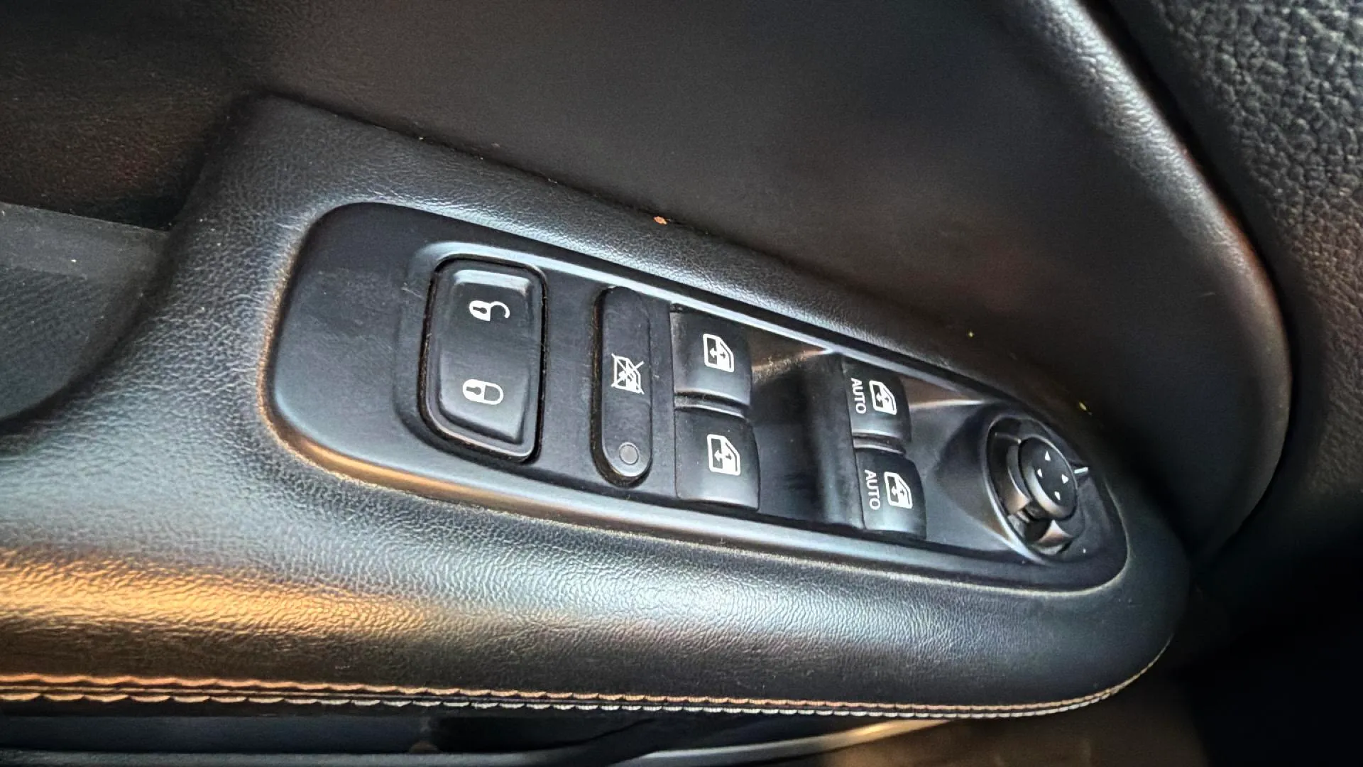 Jeep Compass 1.4 Mair Limited 4x2 - foto 17