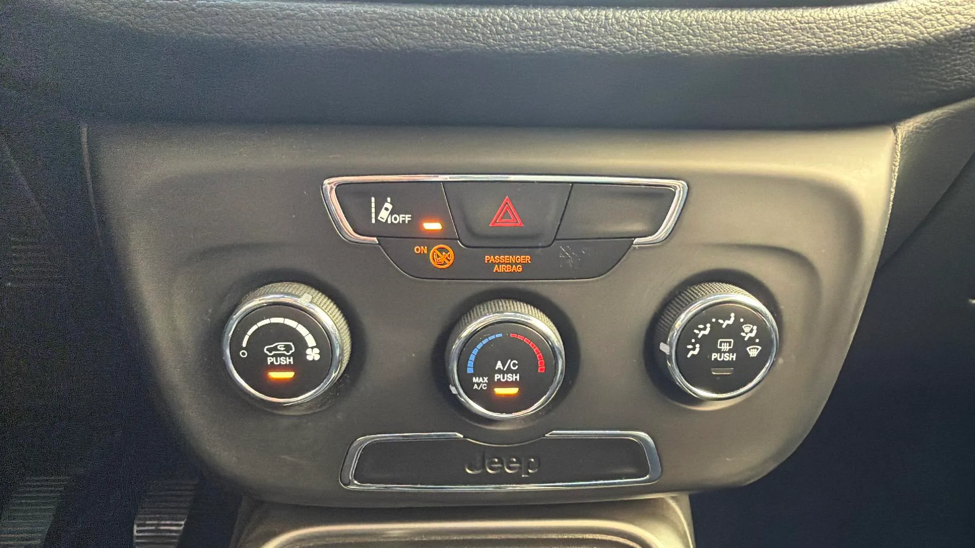 Jeep Compass 1.4 Mair Limited 4x2 - foto 21