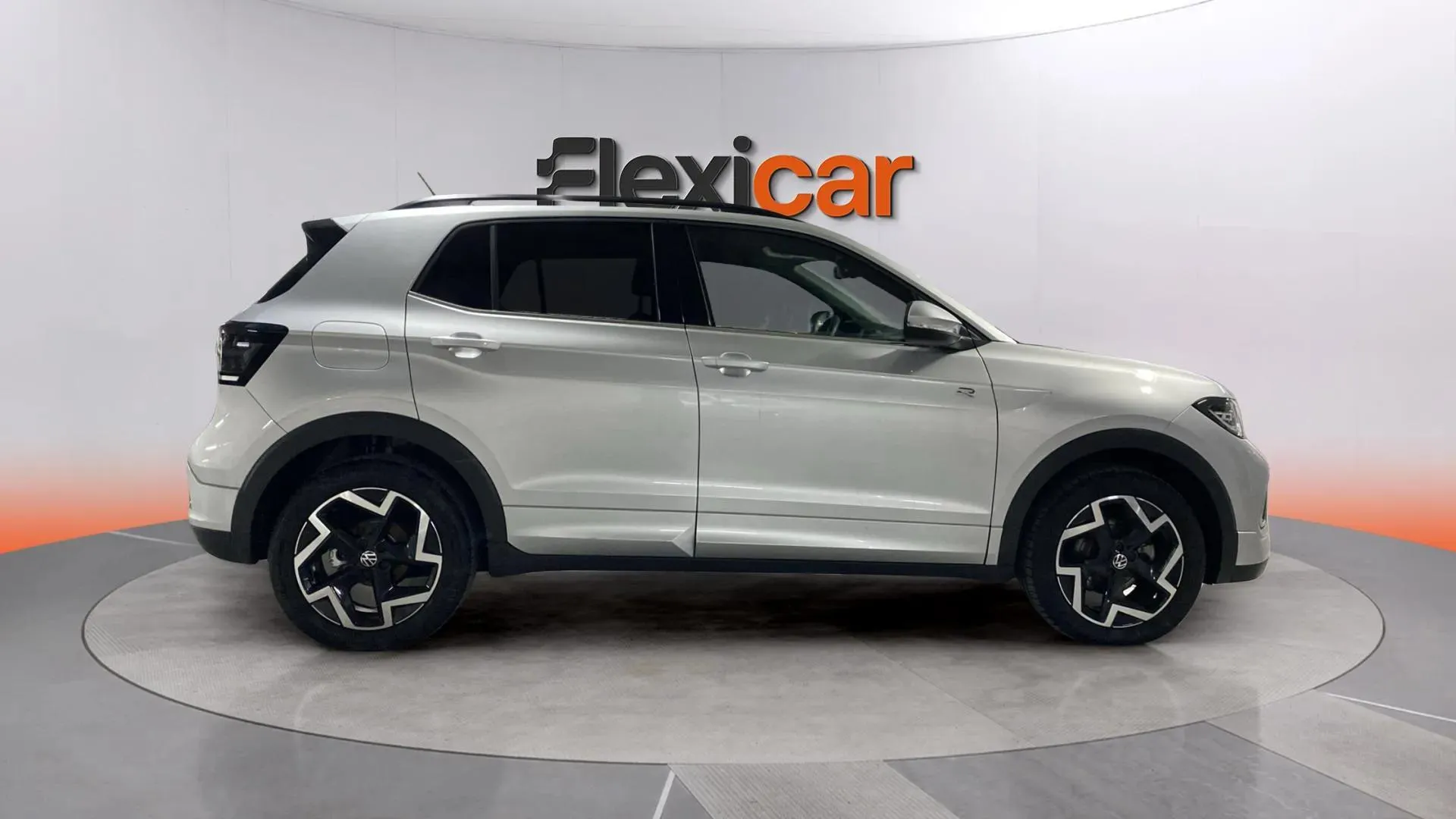 Volkswagen T-Cross R-Line 1.0 TSI DSG - foto 8