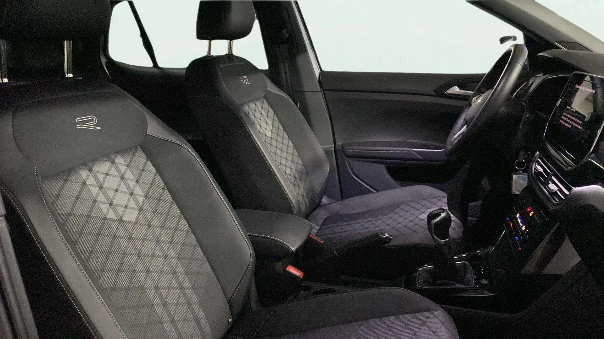 Volkswagen T-Cross R-Line 1.0 TSI DSG - foto 21