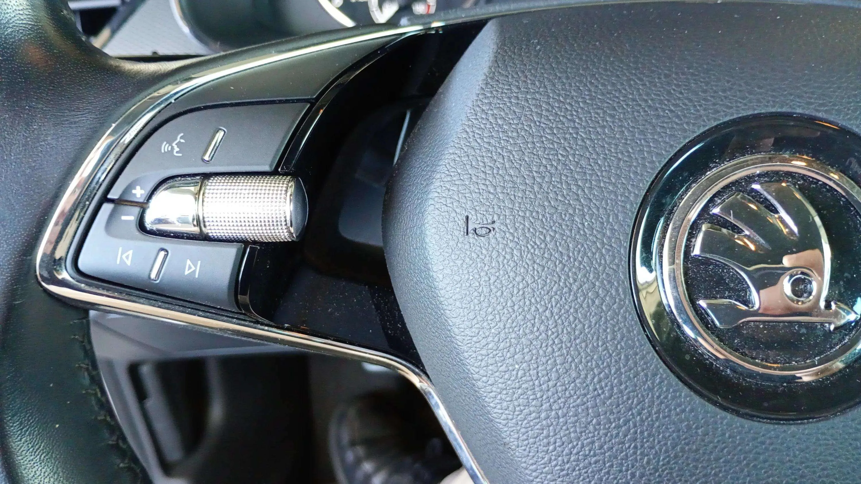 Škoda Kamiq 1.5 TSI DSG Ambition - foto 14