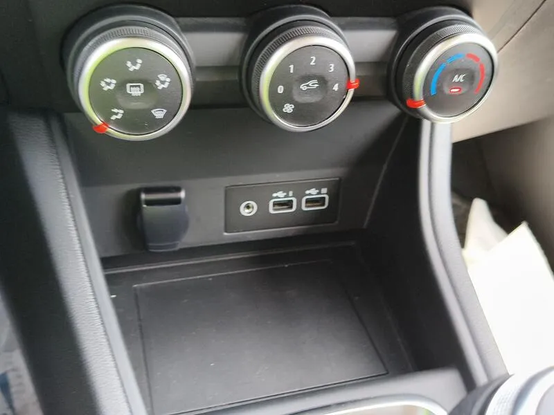 Renault Captur TCe Equilibre - foto 15