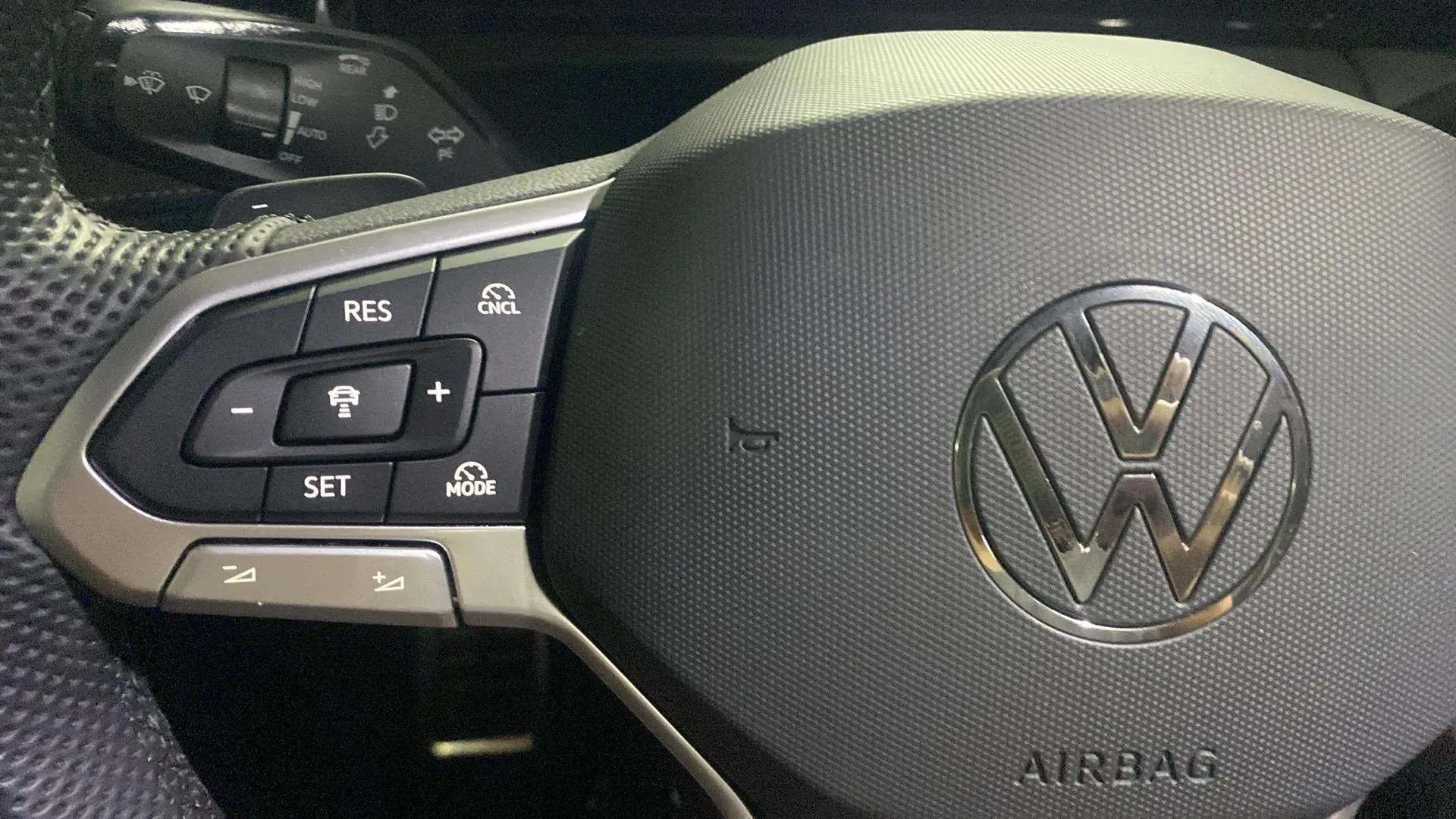 Volkswagen Tiguan R-Line 2.0 TDI DSG - foto 10