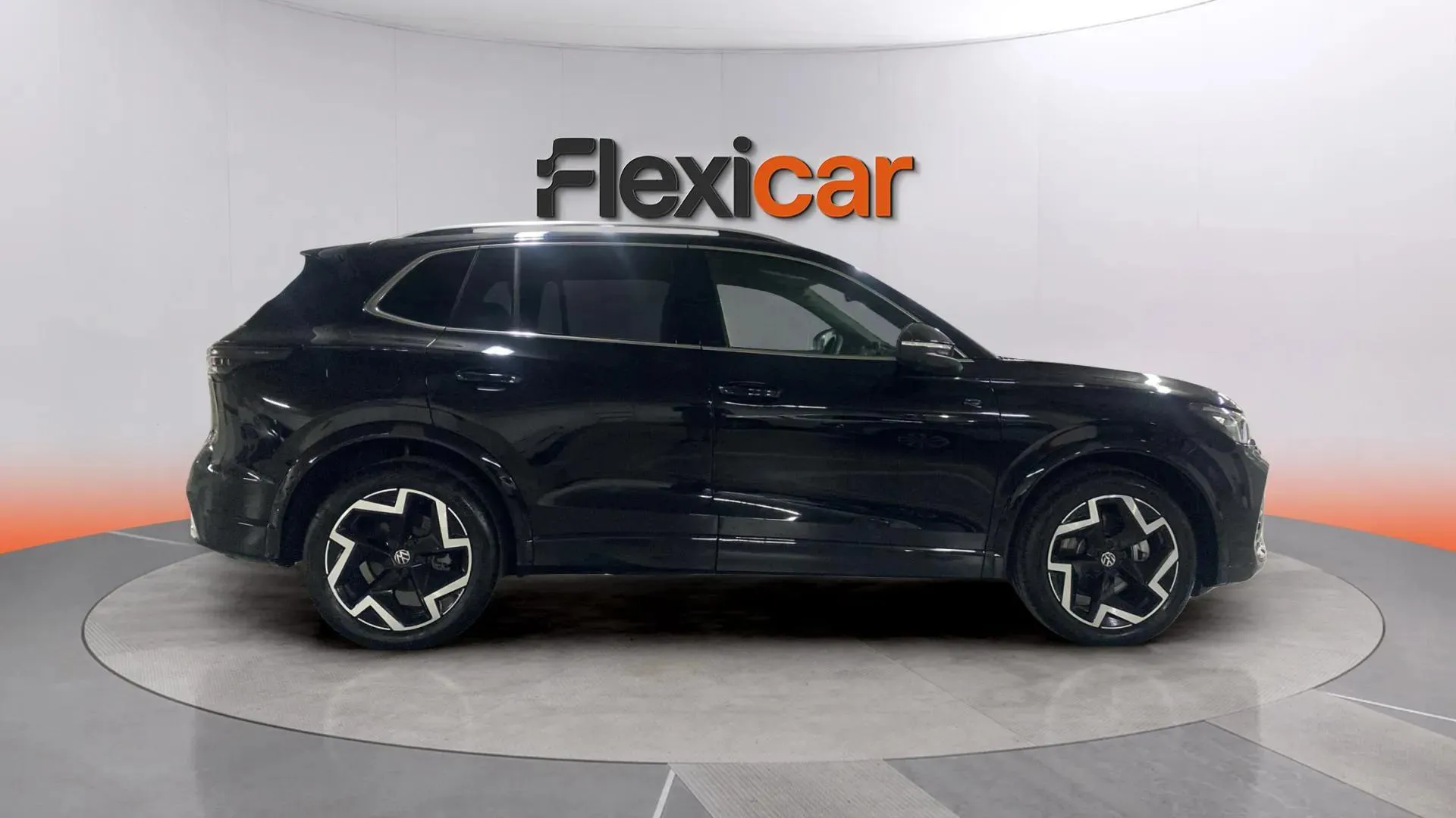 Volkswagen Tiguan R-Line 2.0 TDI DSG - foto 8