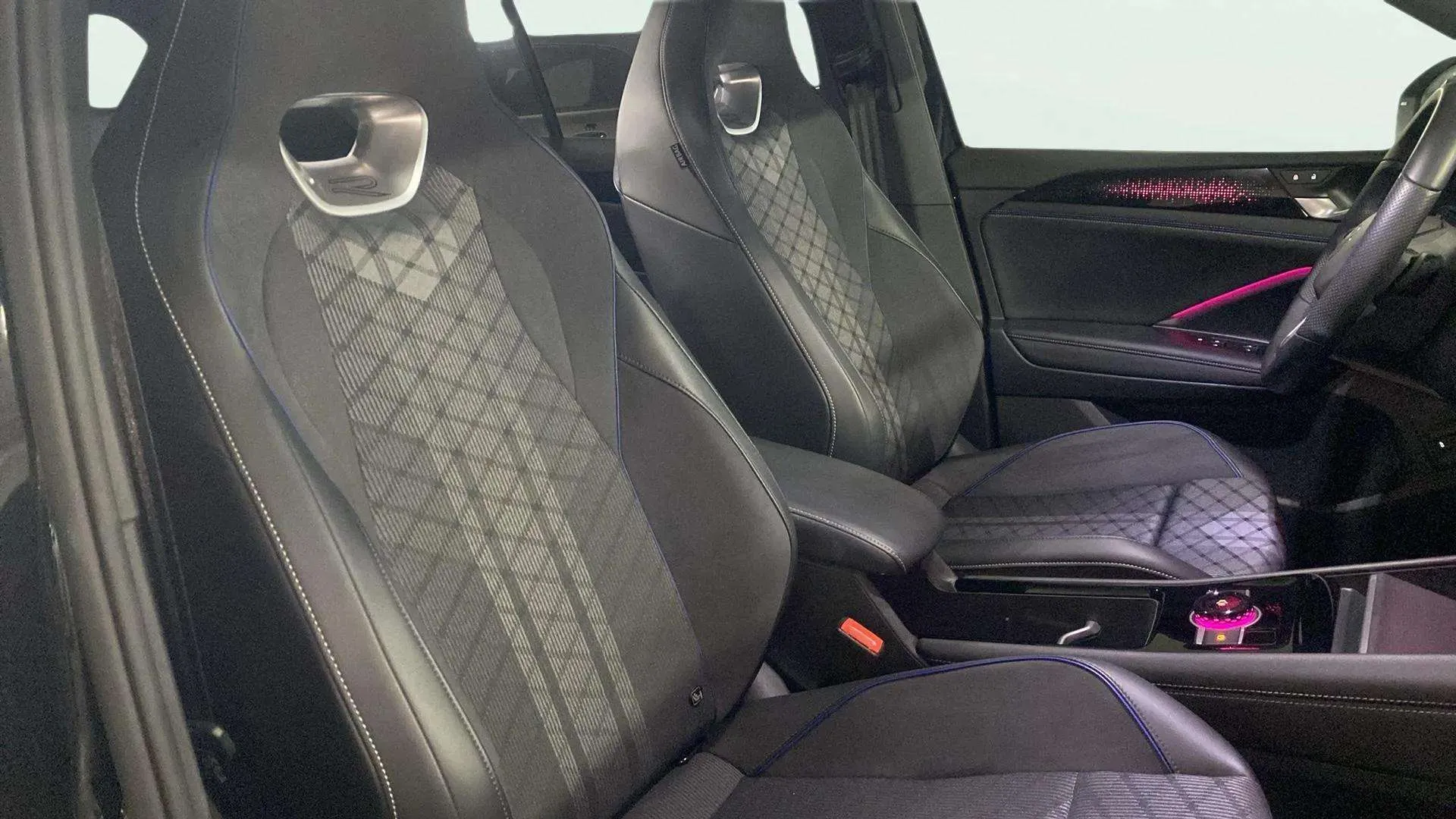 Volkswagen Tiguan R-Line 2.0 TDI DSG - foto 19