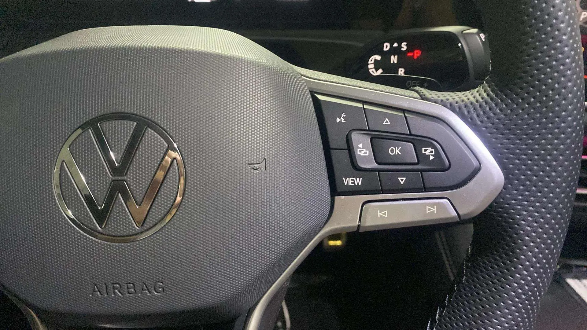 Volkswagen Tiguan R-Line 2.0 TDI DSG - foto 11
