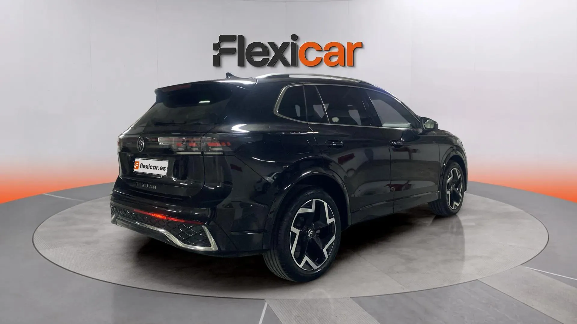 Volkswagen Tiguan R-Line 2.0 TDI DSG - foto 7