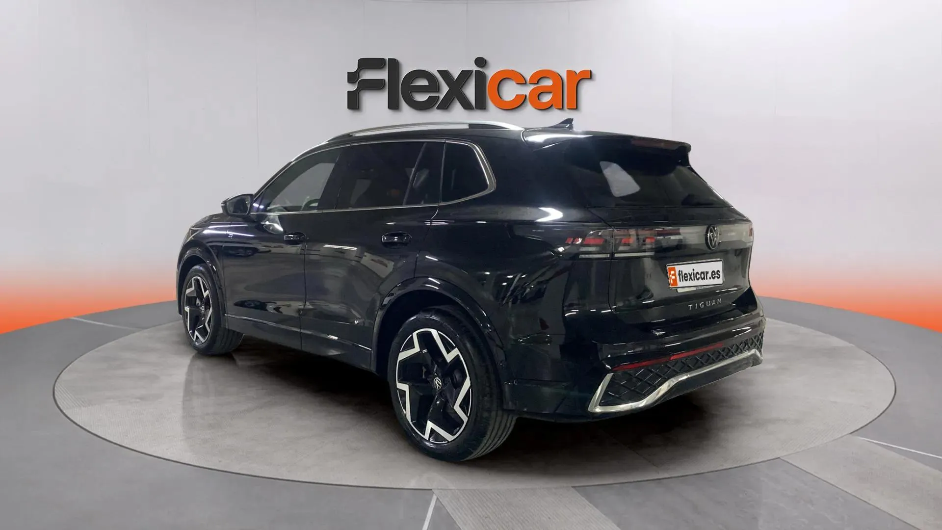 Volkswagen Tiguan R-Line 2.0 TDI DSG - foto 5