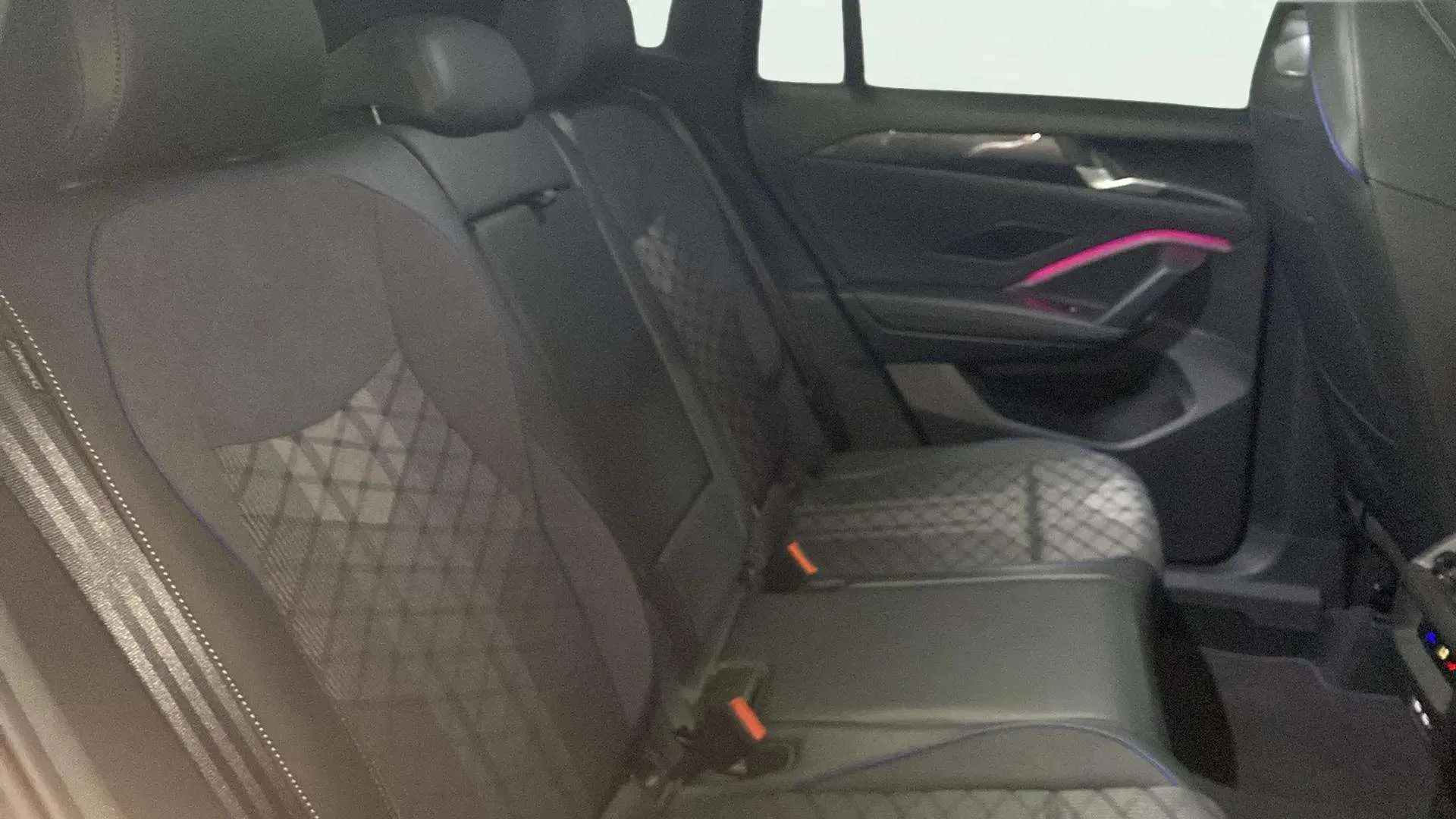 Volkswagen Tiguan R-Line 2.0 TDI DSG - foto 21