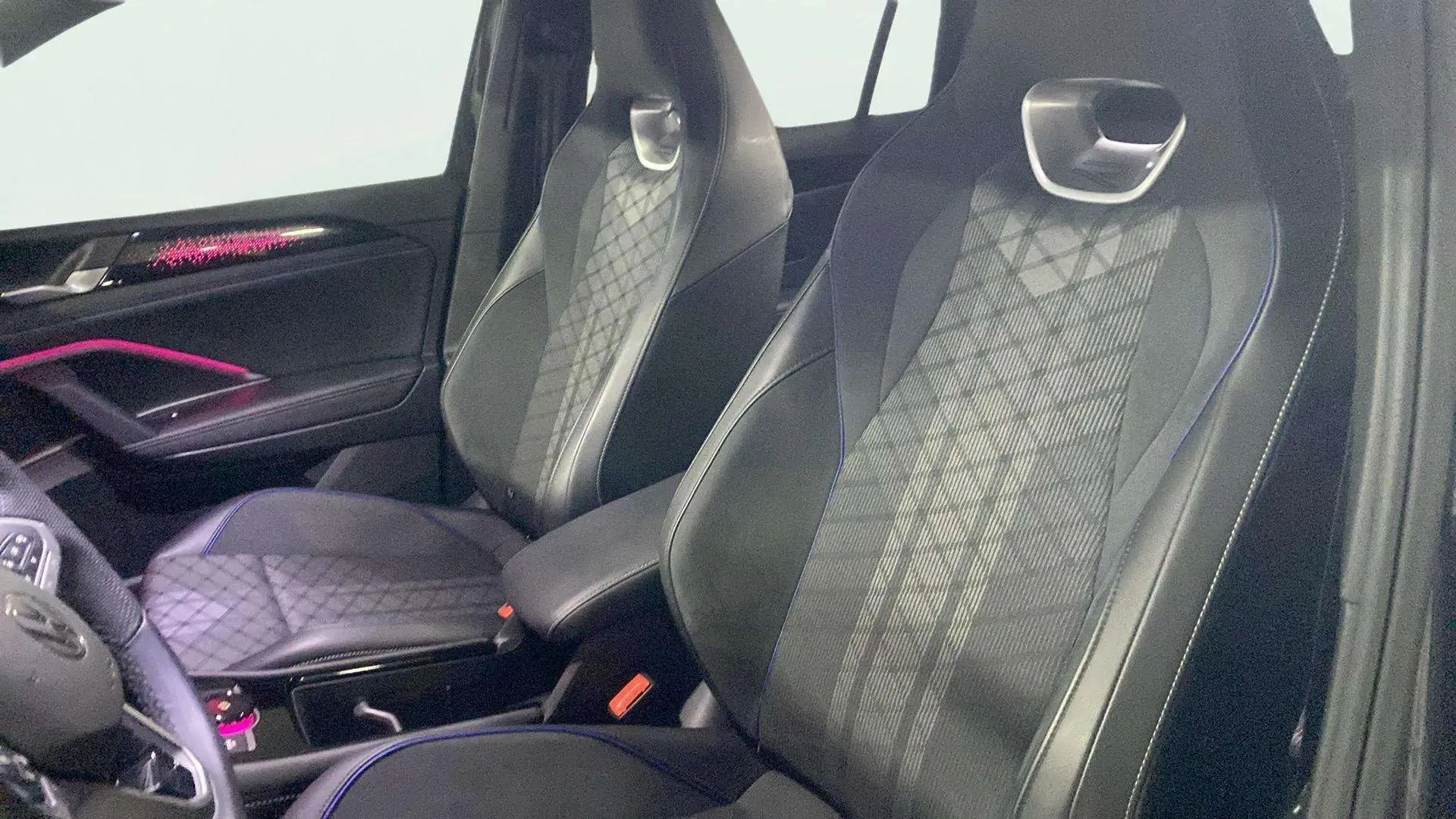 Volkswagen Tiguan R-Line 2.0 TDI DSG - foto 18