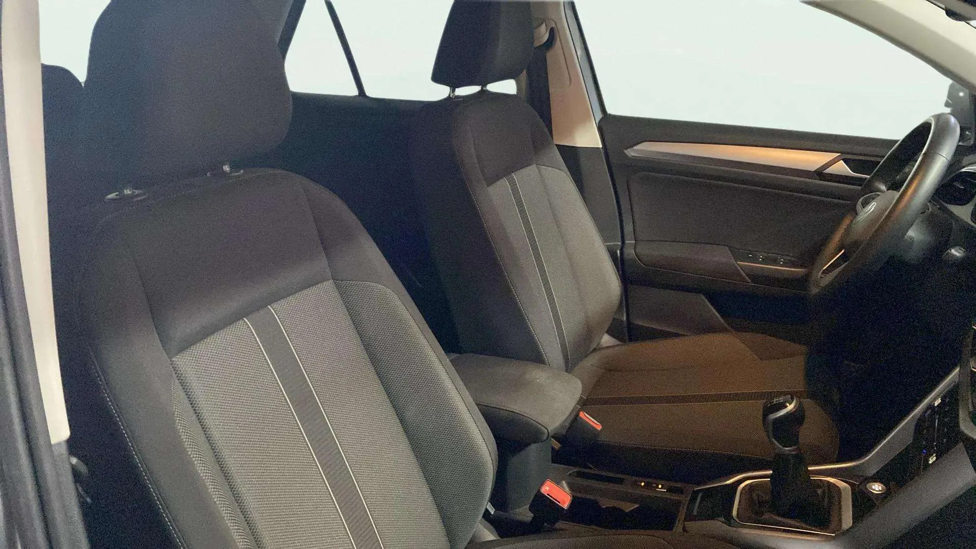 Volkswagen T-Roc "Más" 1.0 TSI - foto 24