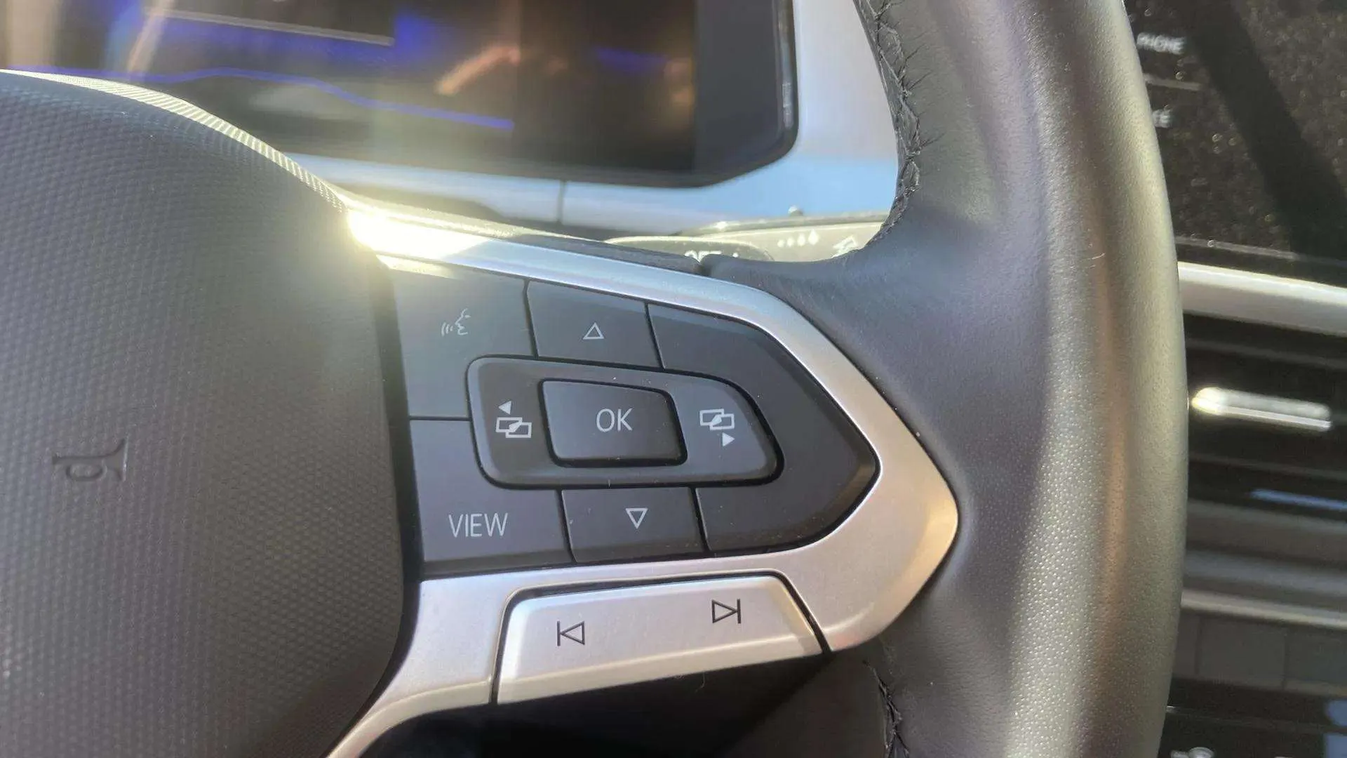Volkswagen T-Roc "más" 1.5 TSI DSG - foto 15