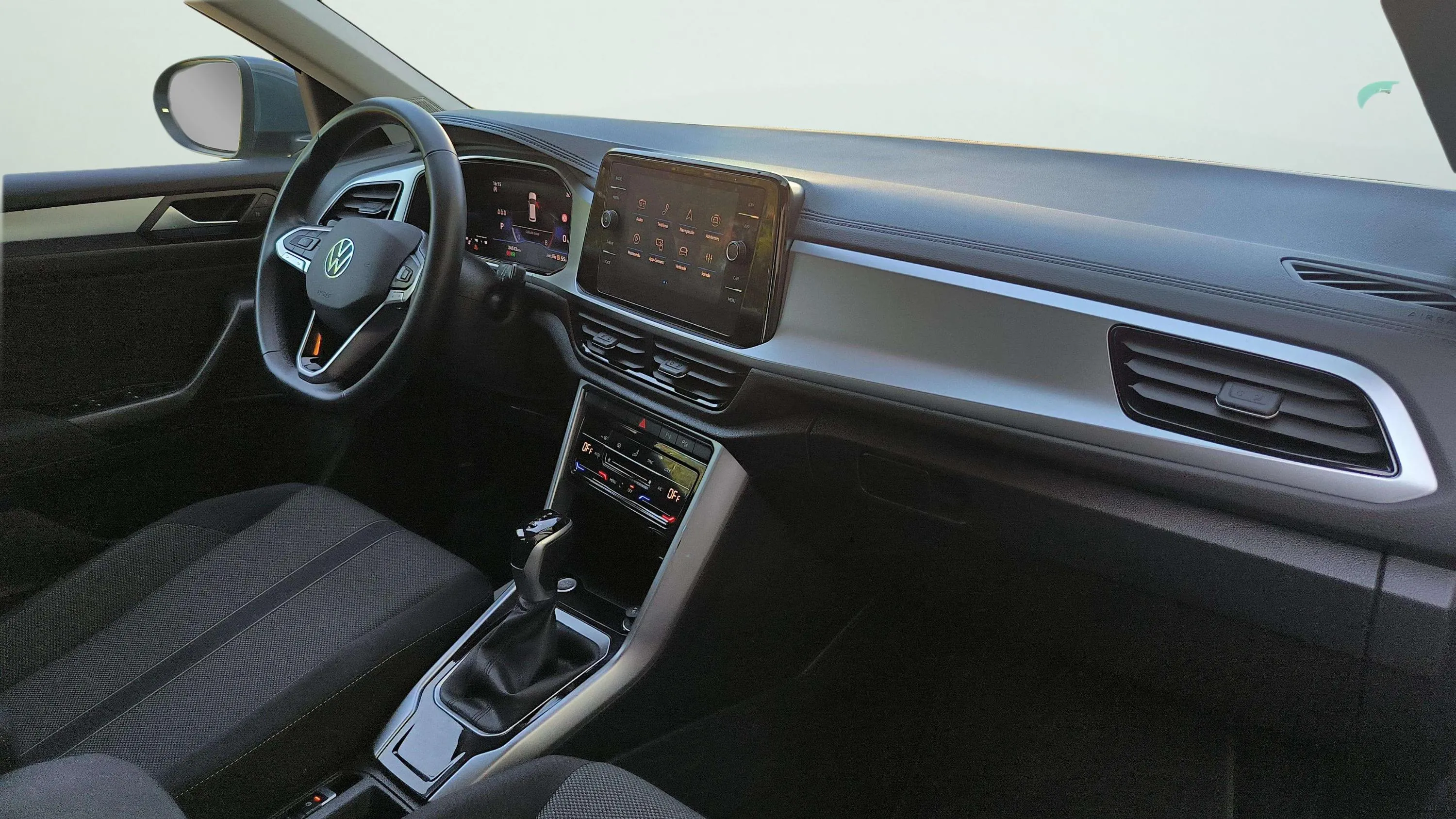 Volkswagen T-Roc "más" 1.5 TSI DSG - foto 21
