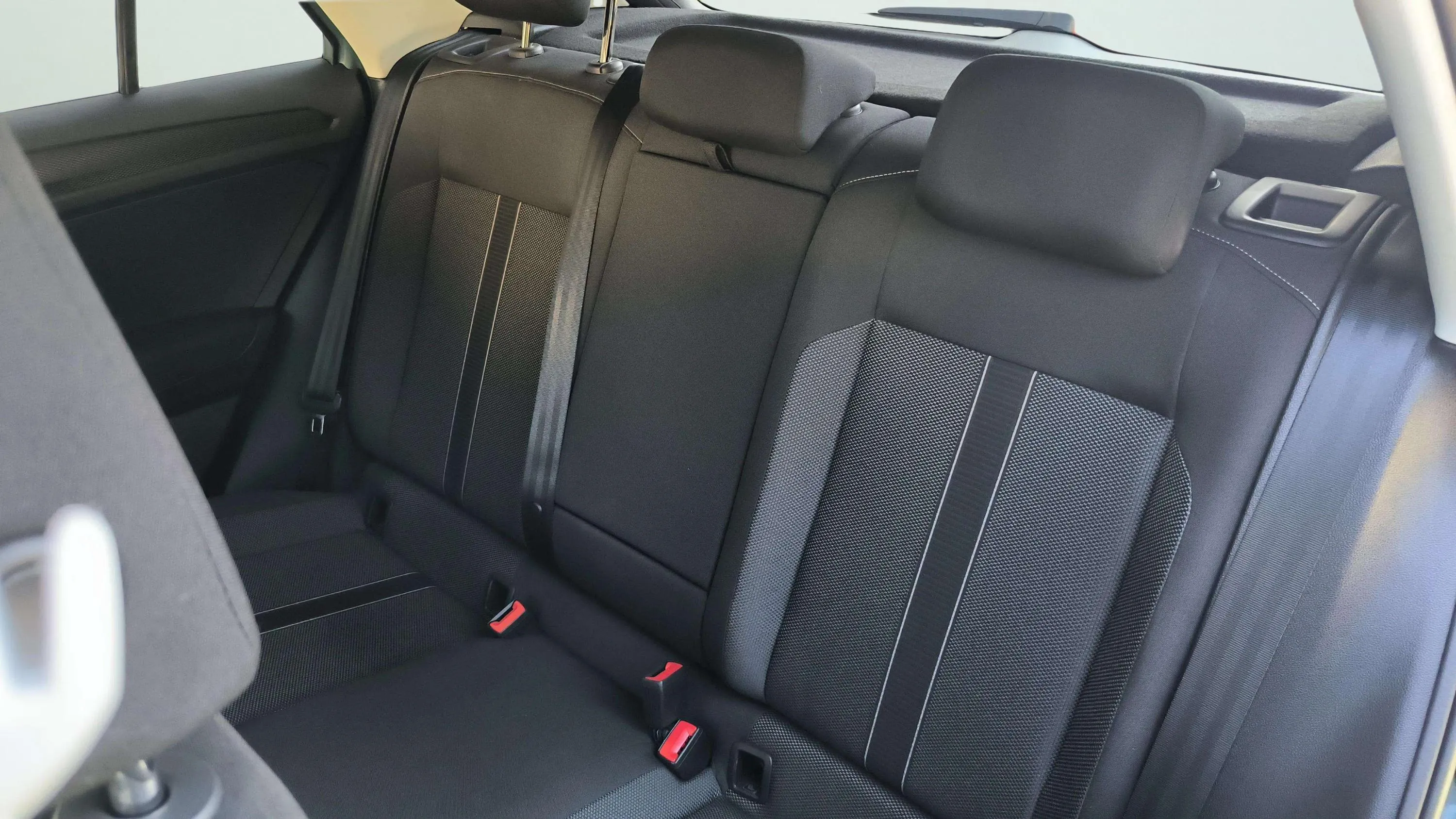 Volkswagen T-Roc "más" 1.5 TSI DSG - foto 26