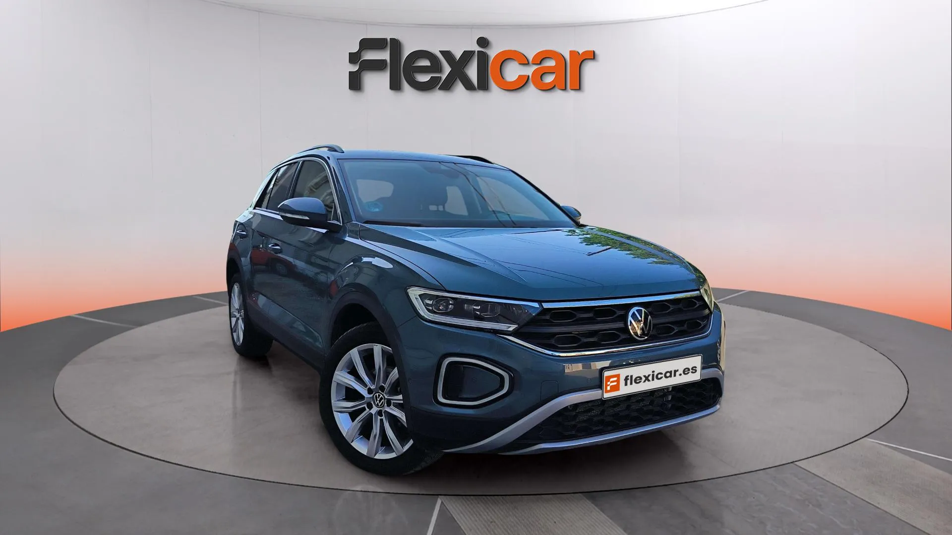 Volkswagen T-Roc "más" 1.5 TSI DSG - foto 1
