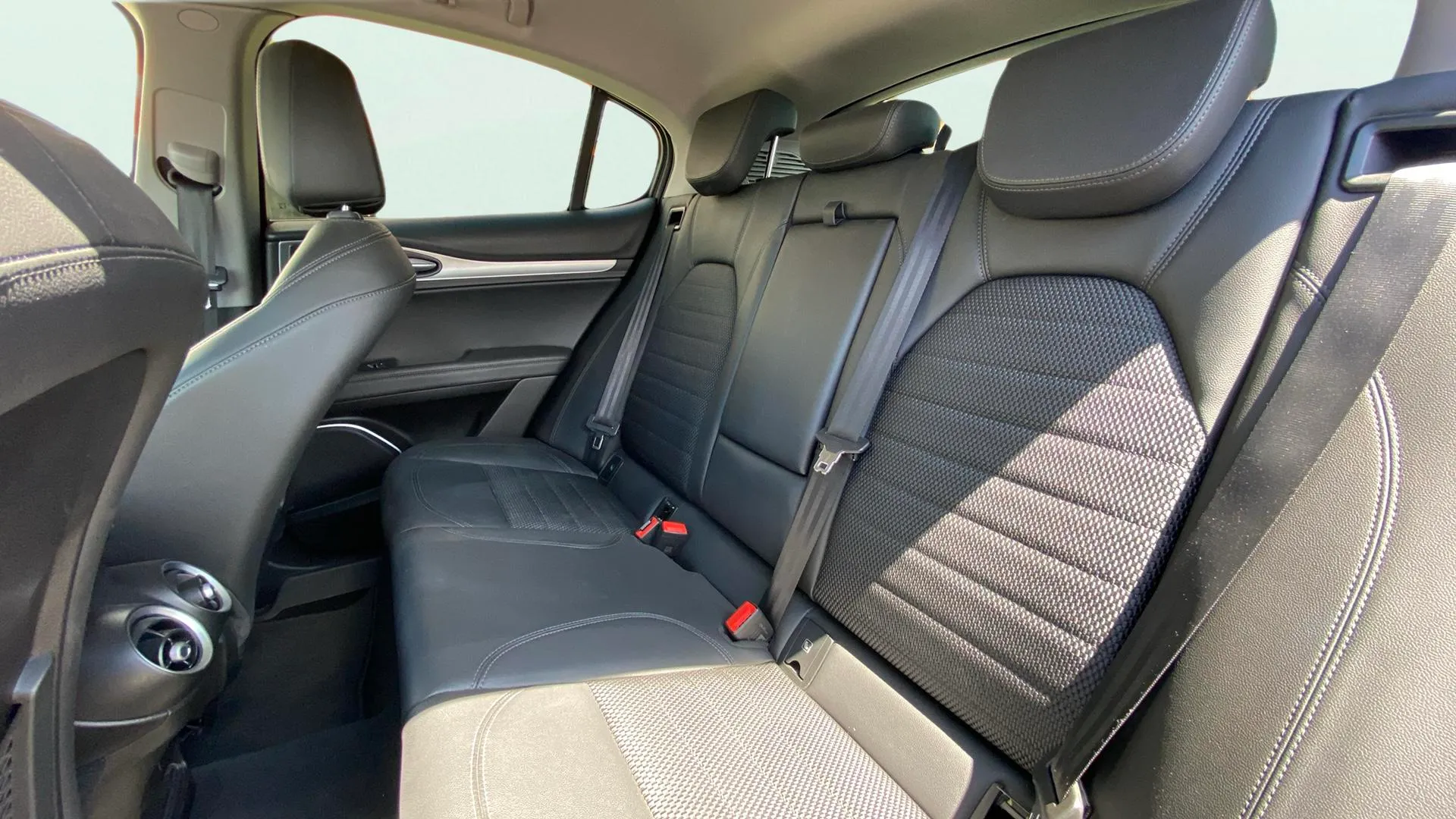 Alfa Romeo Stelvio 2.0 Gasolina Sprint+ Q4 - foto 11