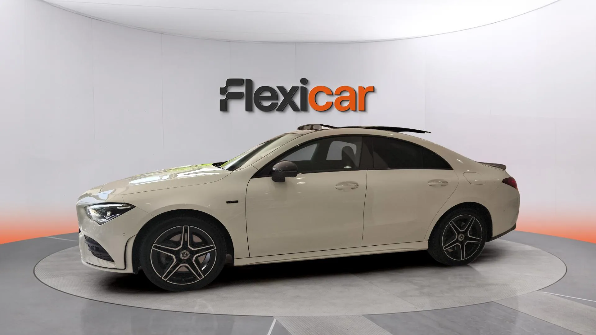 Mercedes-Benz CLA 250 e - foto 5