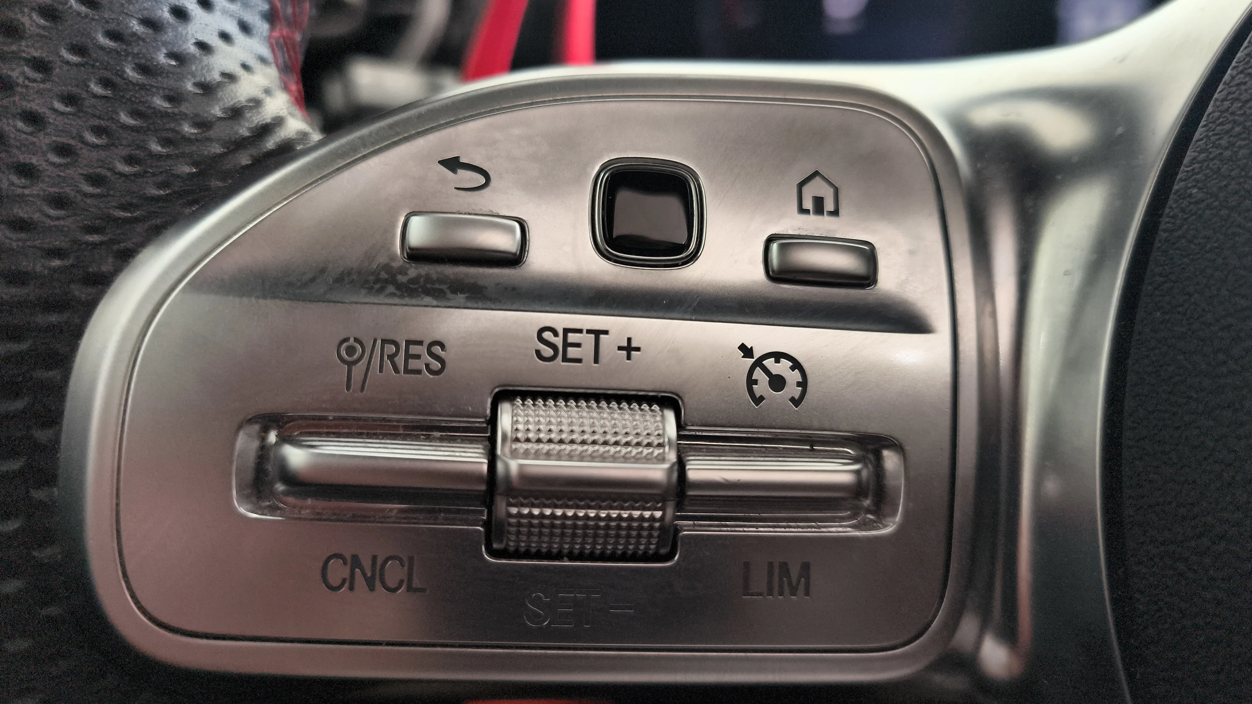 Mercedes-Benz CLA 250 e - foto 14