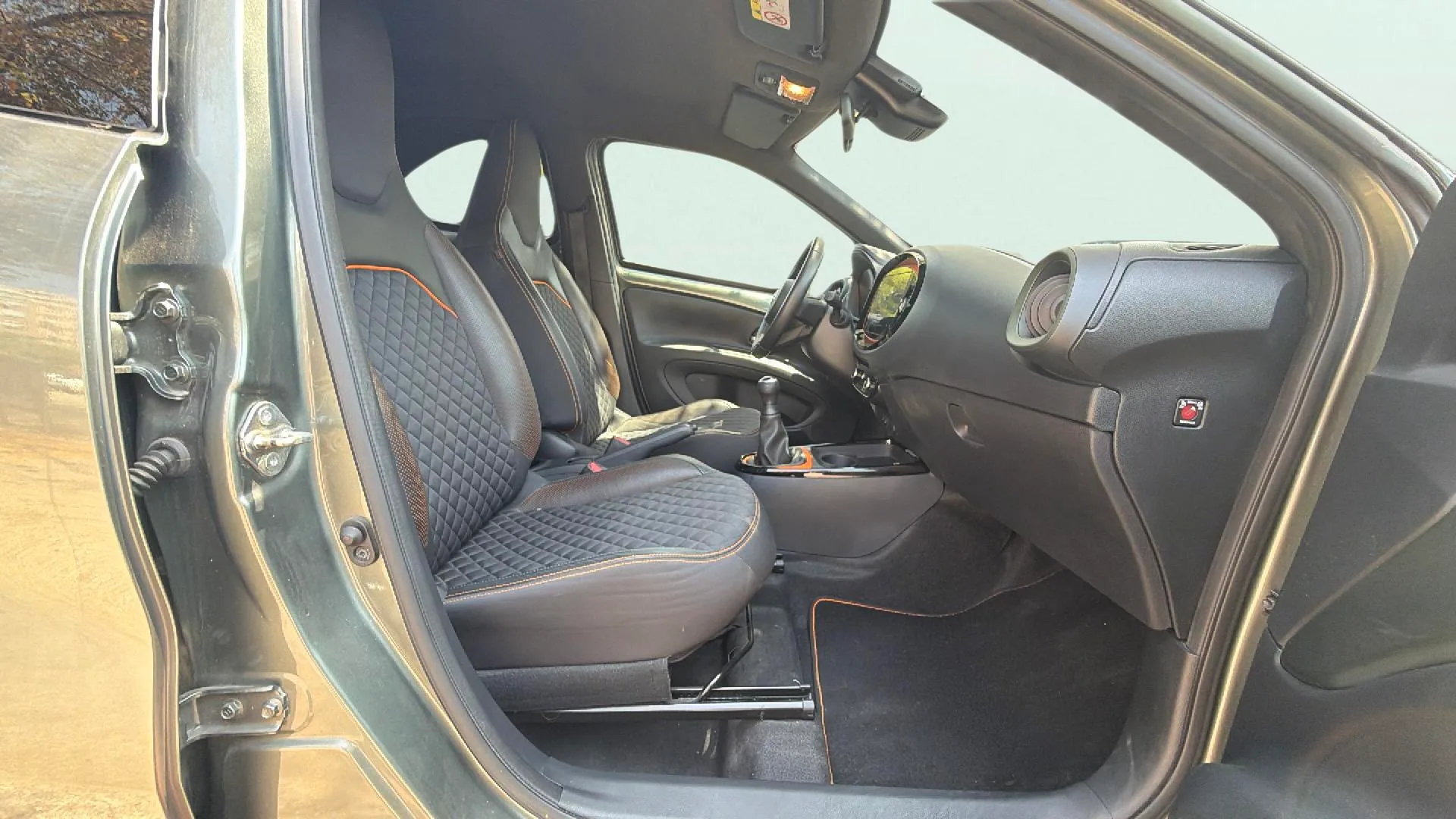 Toyota Aygo 1.0 70 x-play - foto 17
